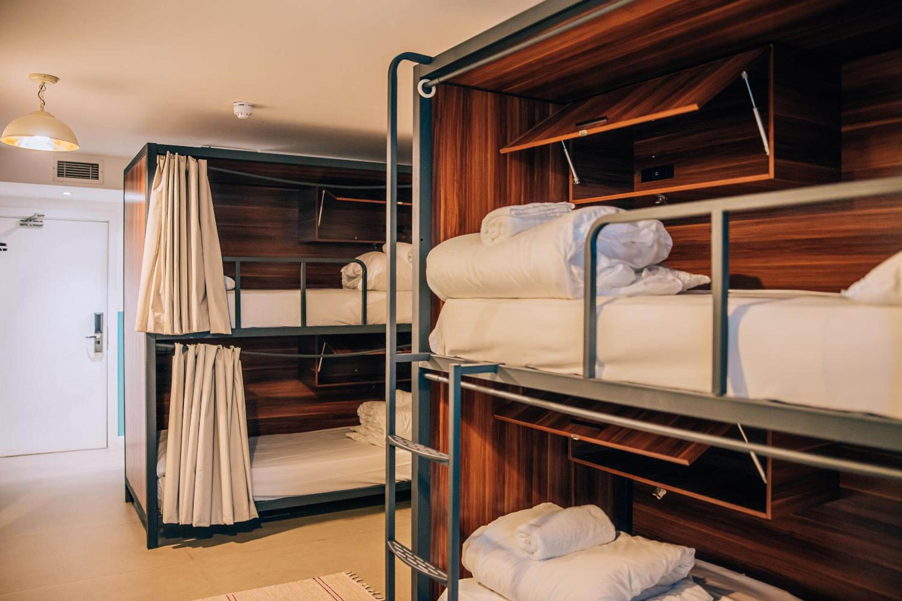 Quadruple Room - Photo 2