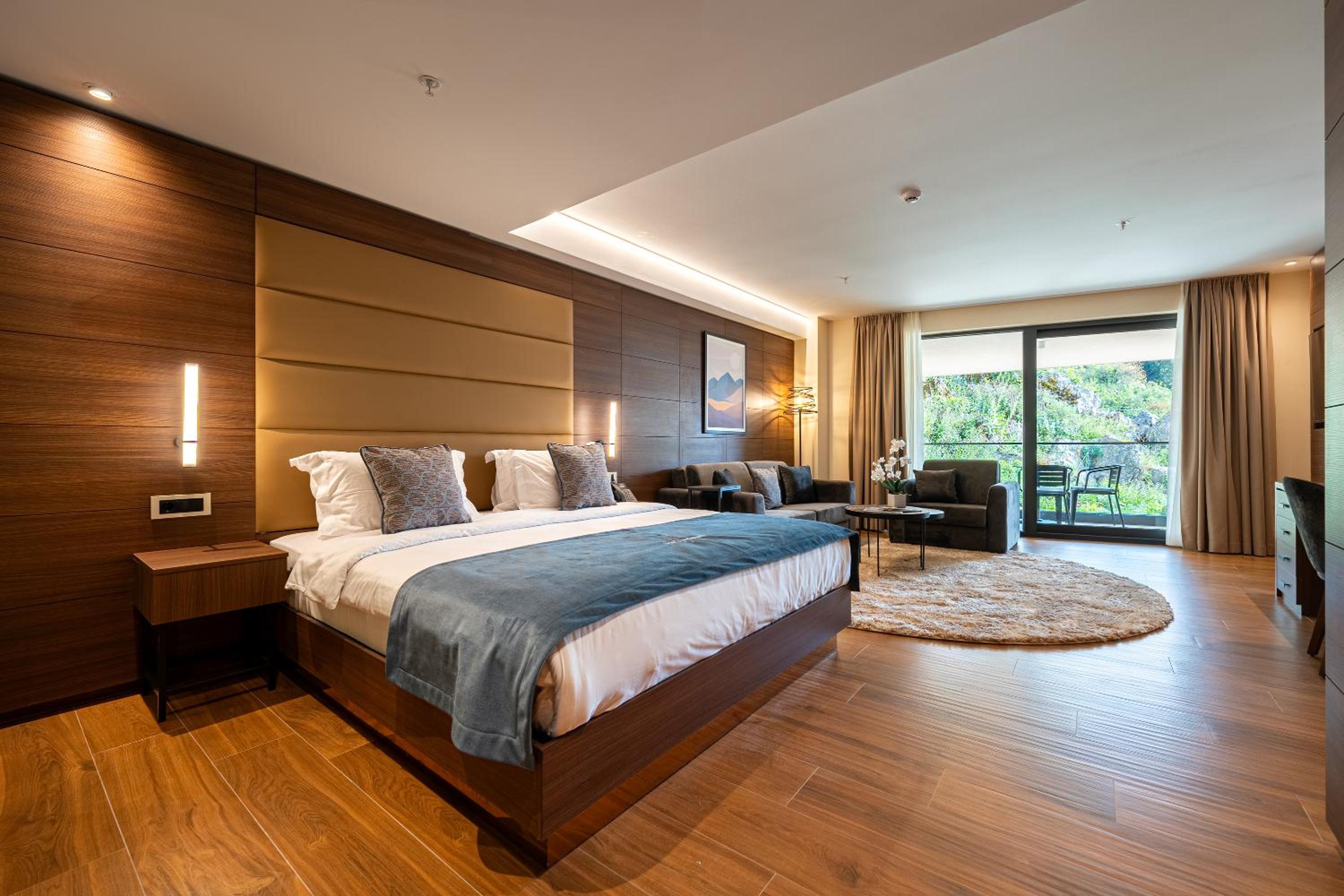 Large Double Room photo 3
