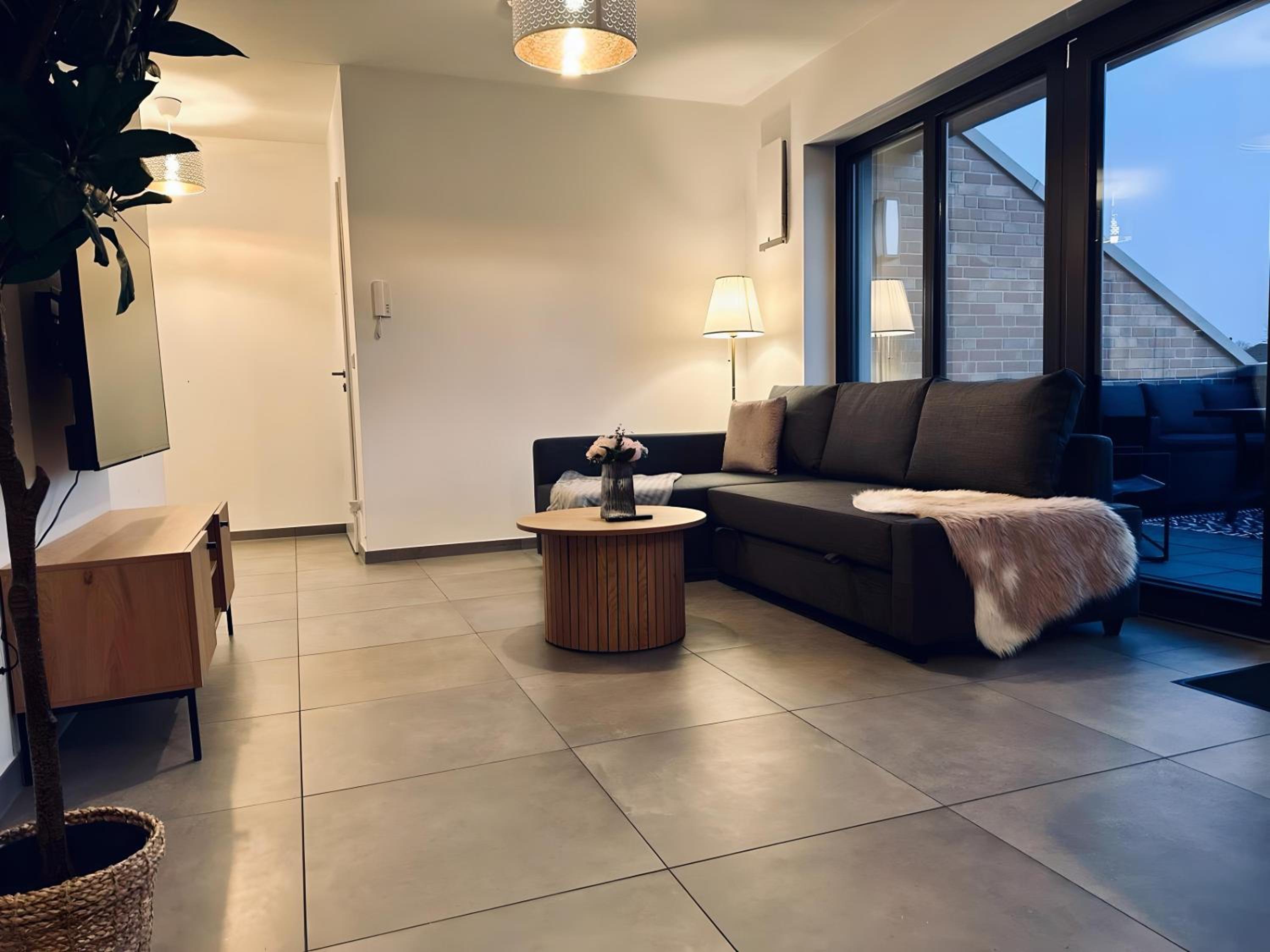 One-Bedroom Apartment photo 2