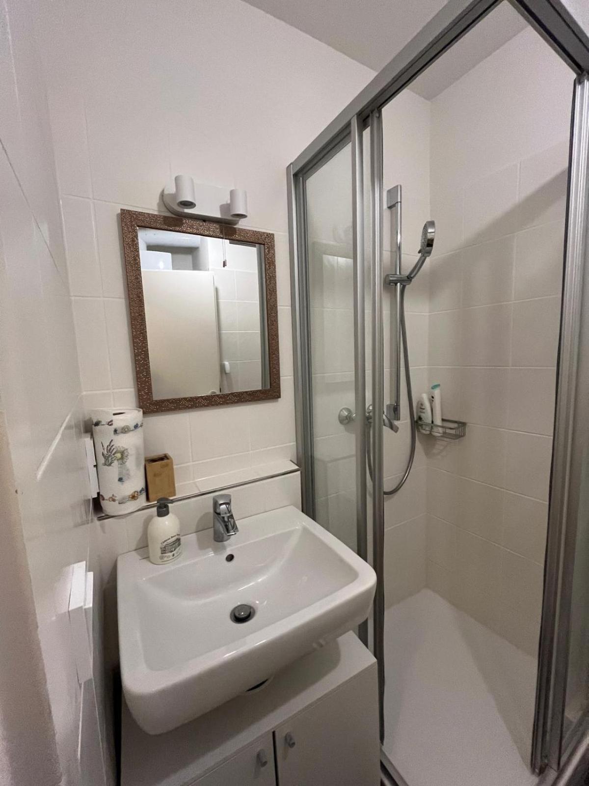 Three-Bedroom Apartment - Photo 25