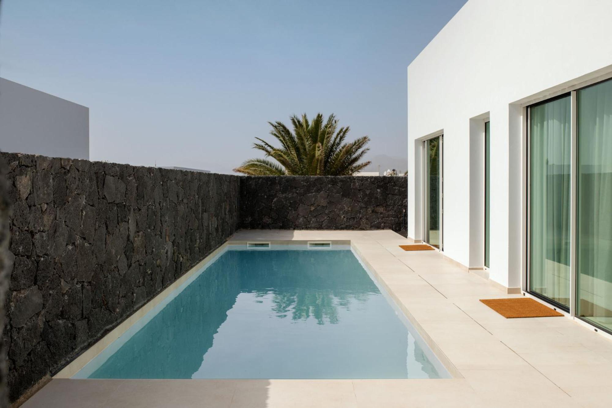 Three-Bedroom Villa photo 2