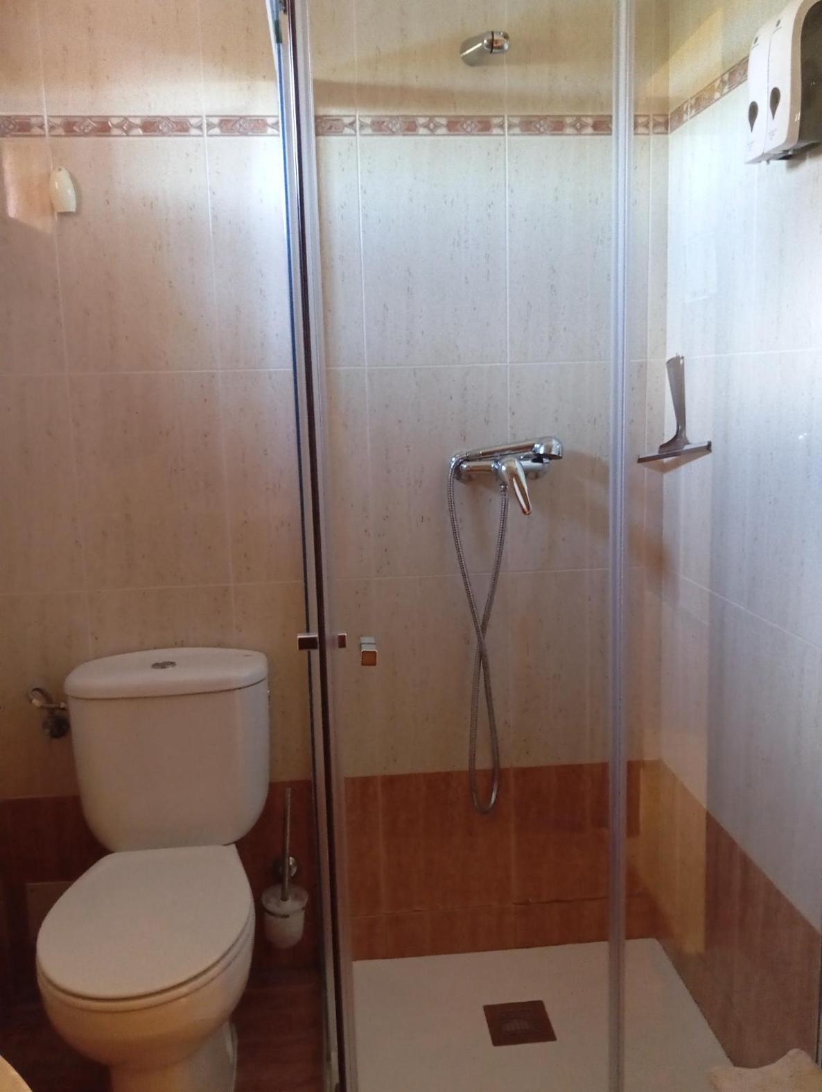 Standard Double Room With Fan - Photo 7
