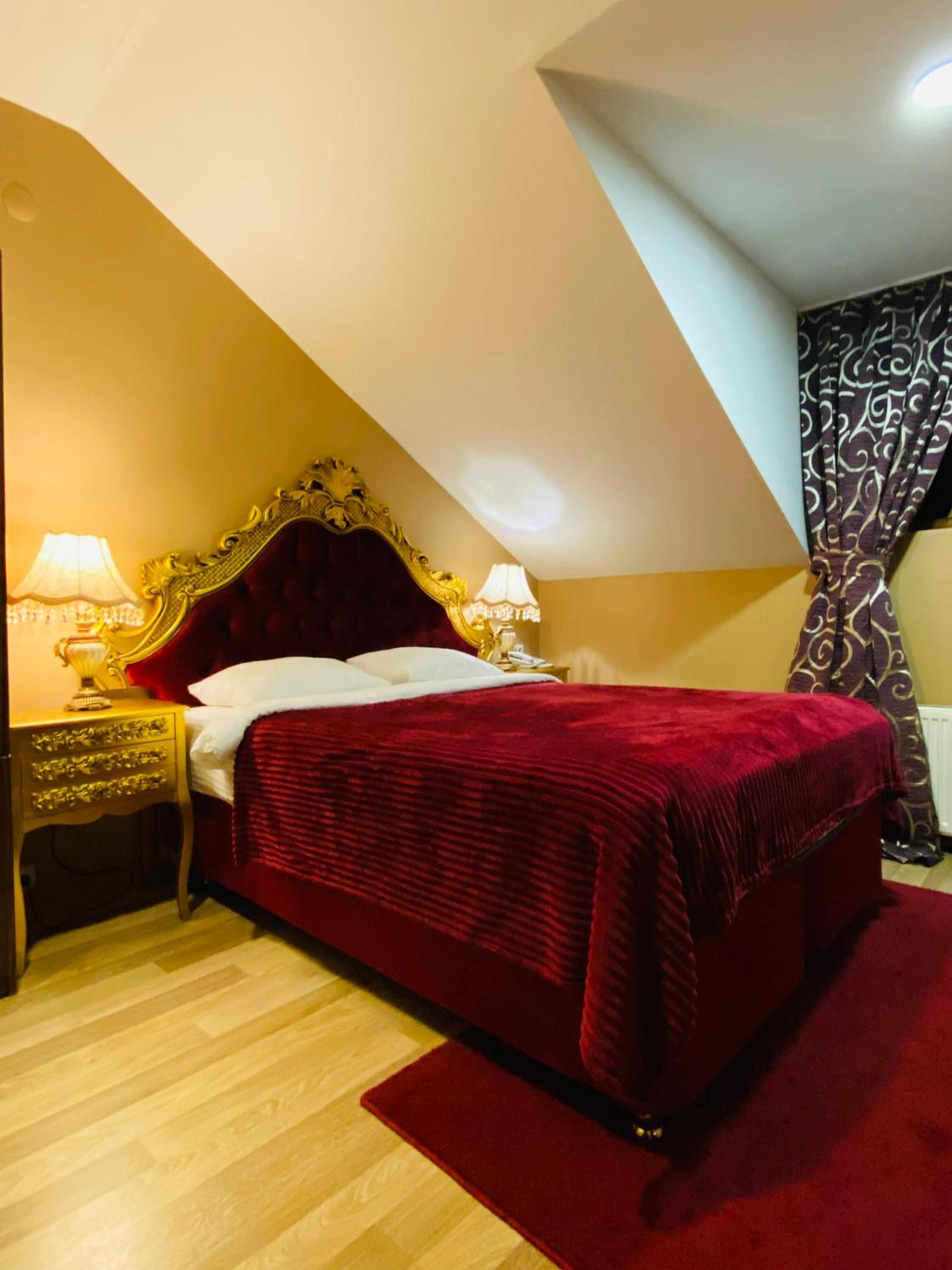 Small Double Room photo 1