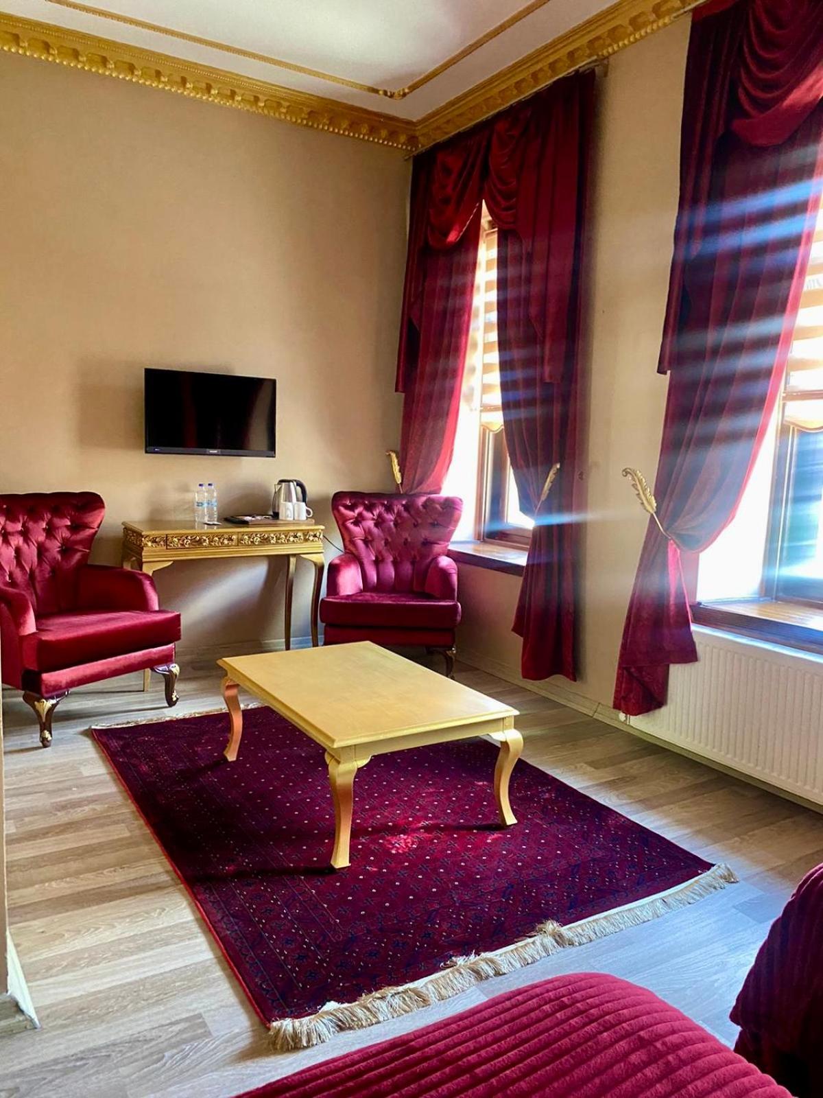 Deluxe Double or Twin Room with River View photo 2