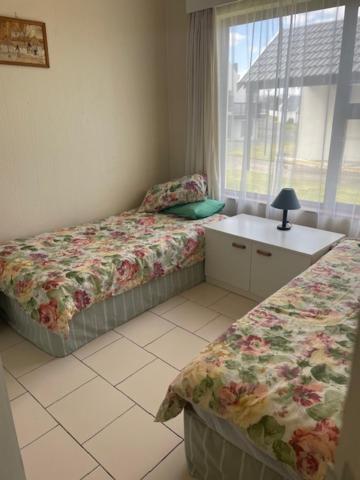 Three-Bedroom House photo 3