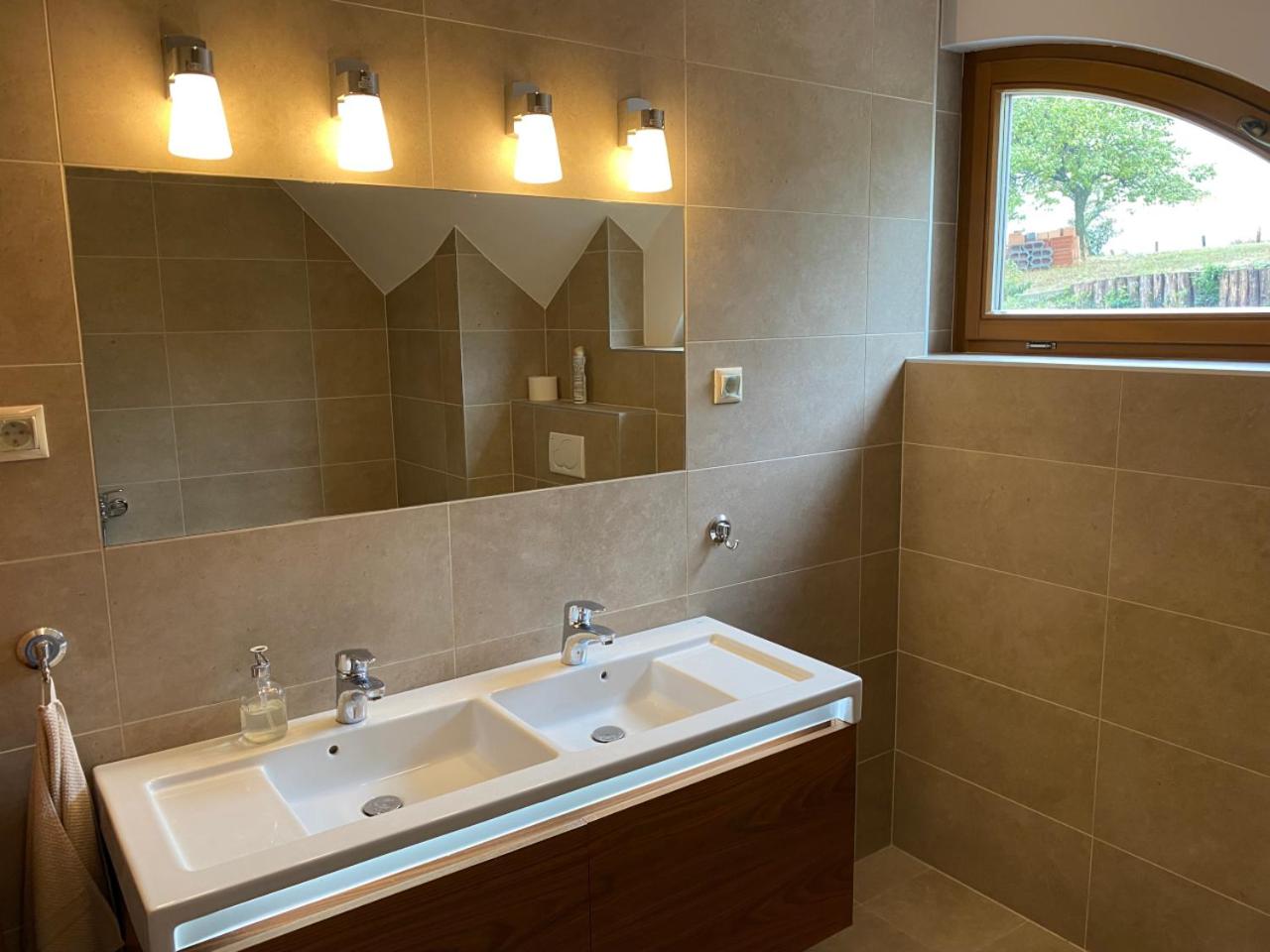 Three-Bedroom Villa photo 2