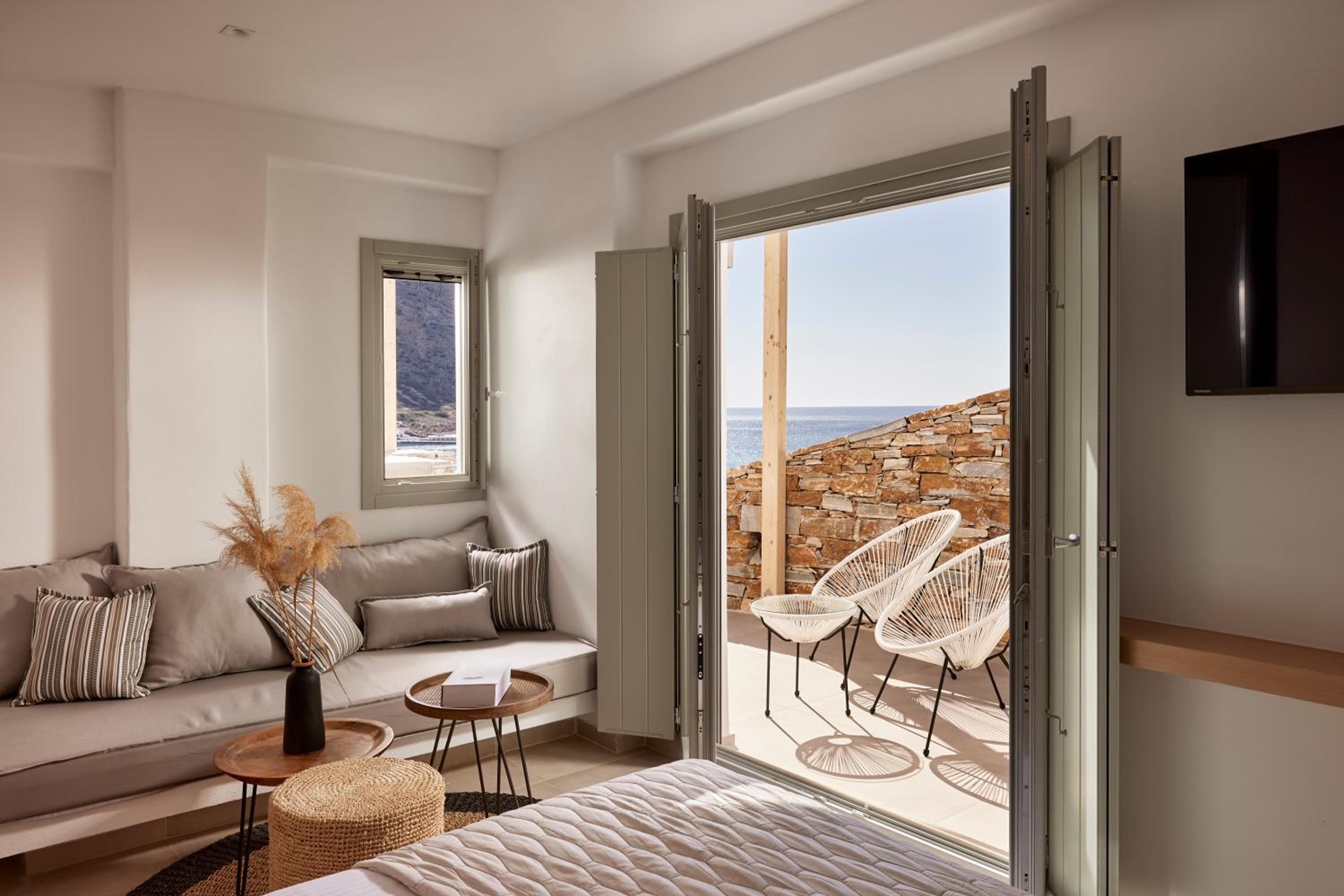 Executive Suite with Sea View & Mini Private Pool photo 2
