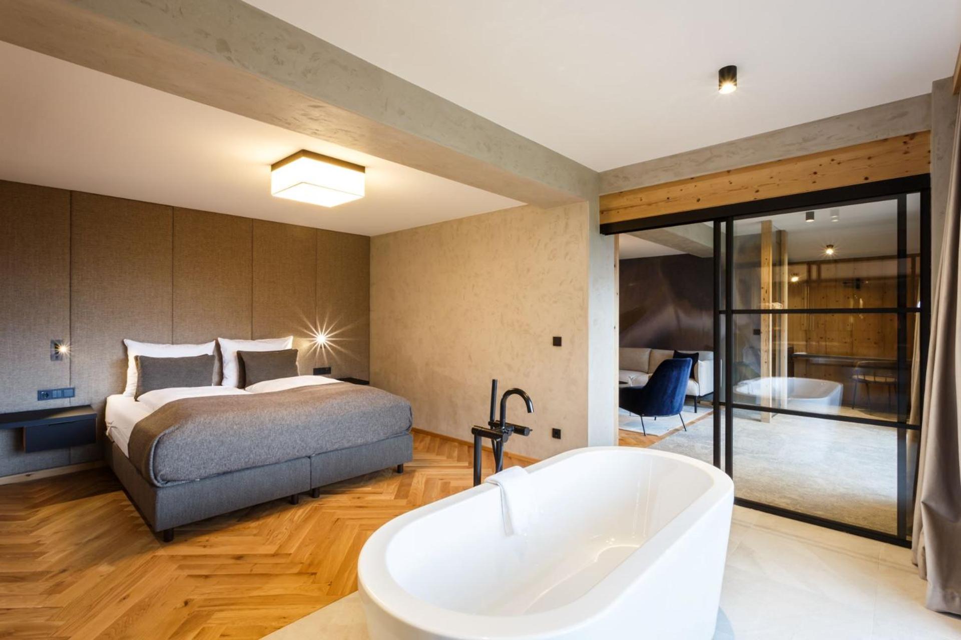 Suite with Lake View photo 1