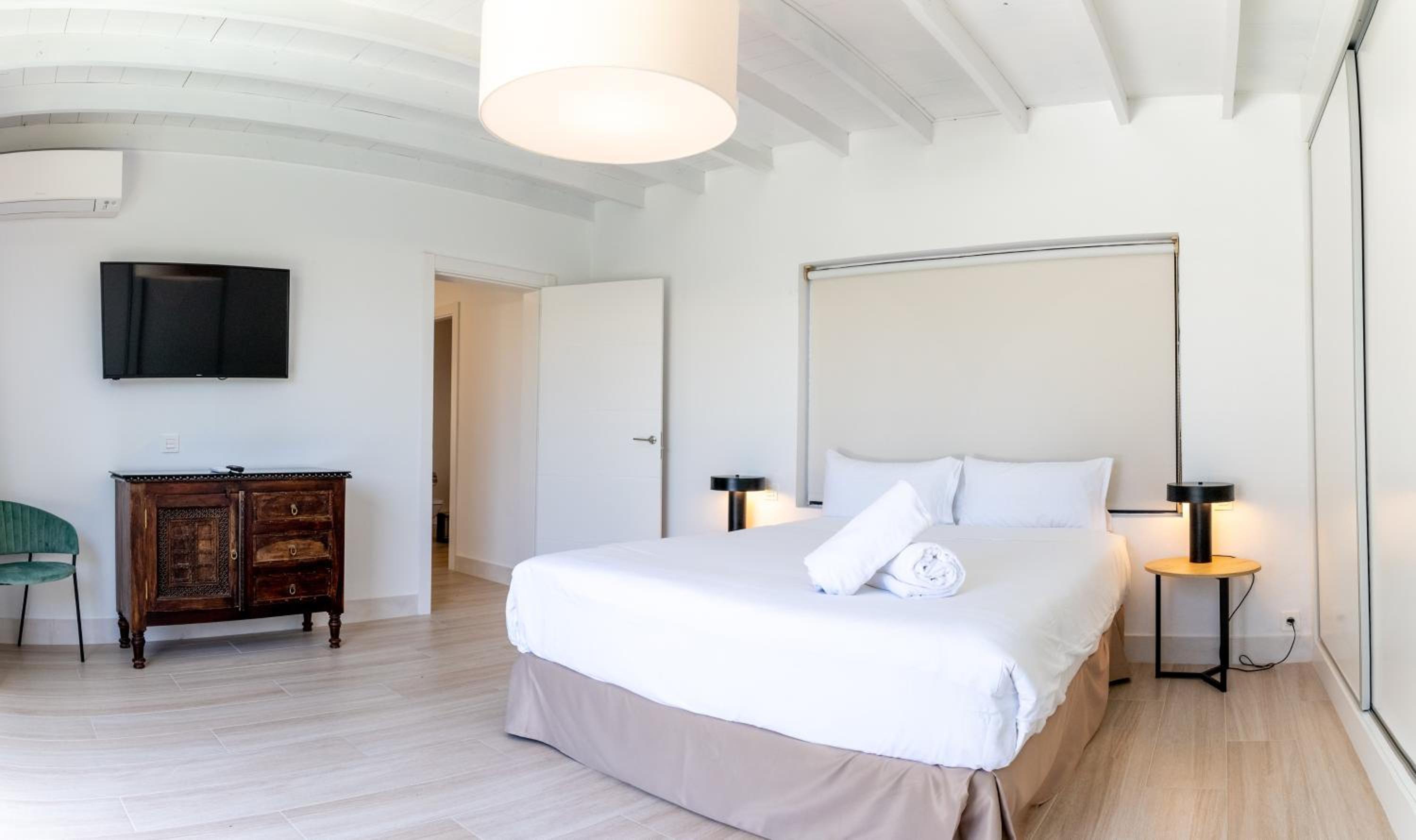 Two-Bedroom Cottage - Photo 1