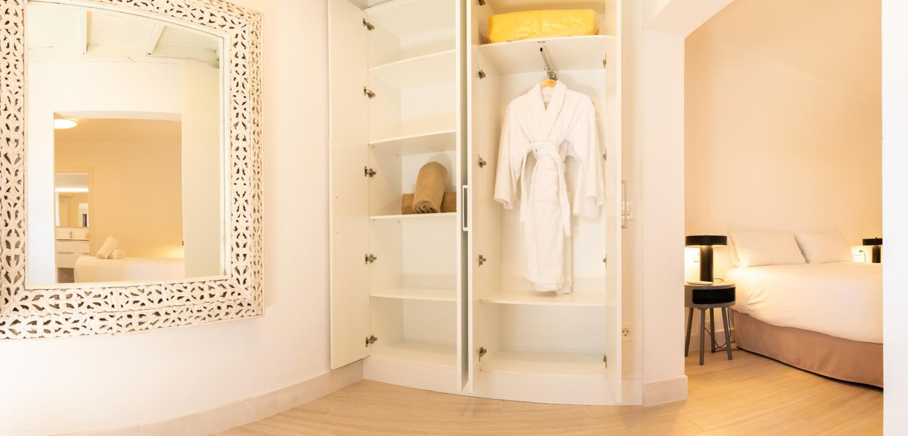 Two-Bedroom Cottage - Photo 3