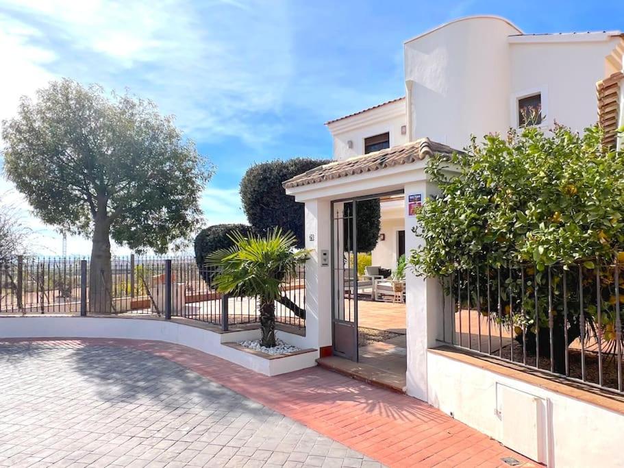 Three-Bedroom Villa photo 2