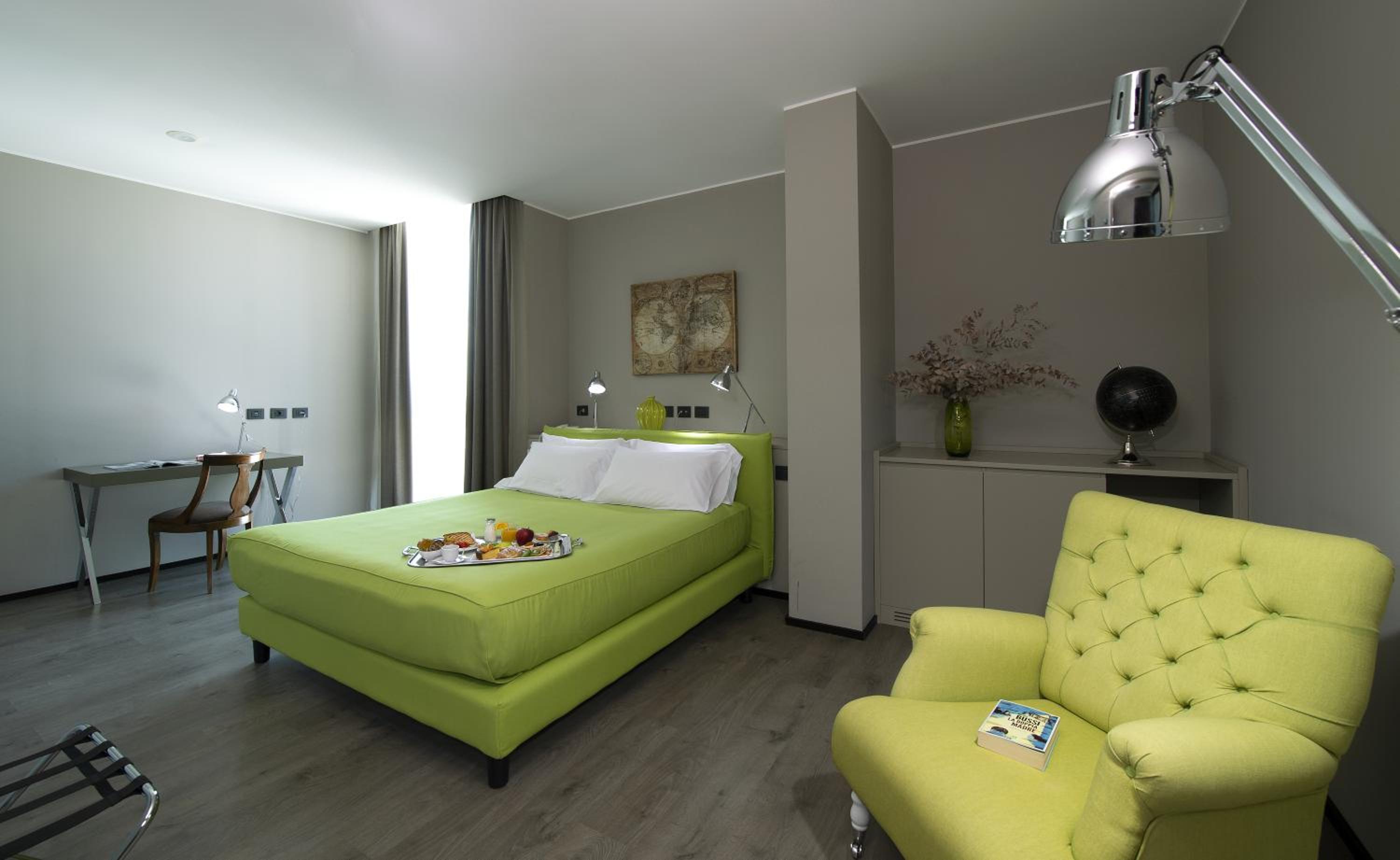 Suite - Photo 10