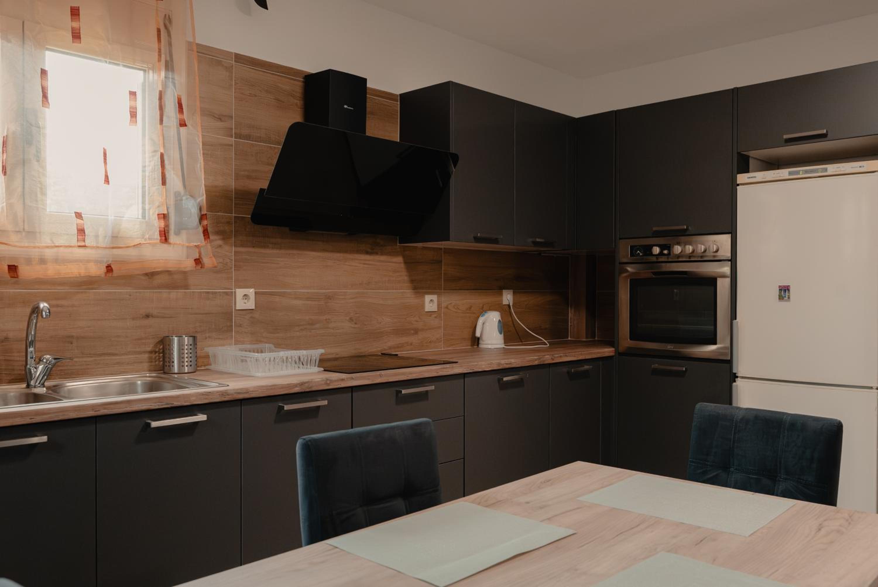 Apartment photo 2