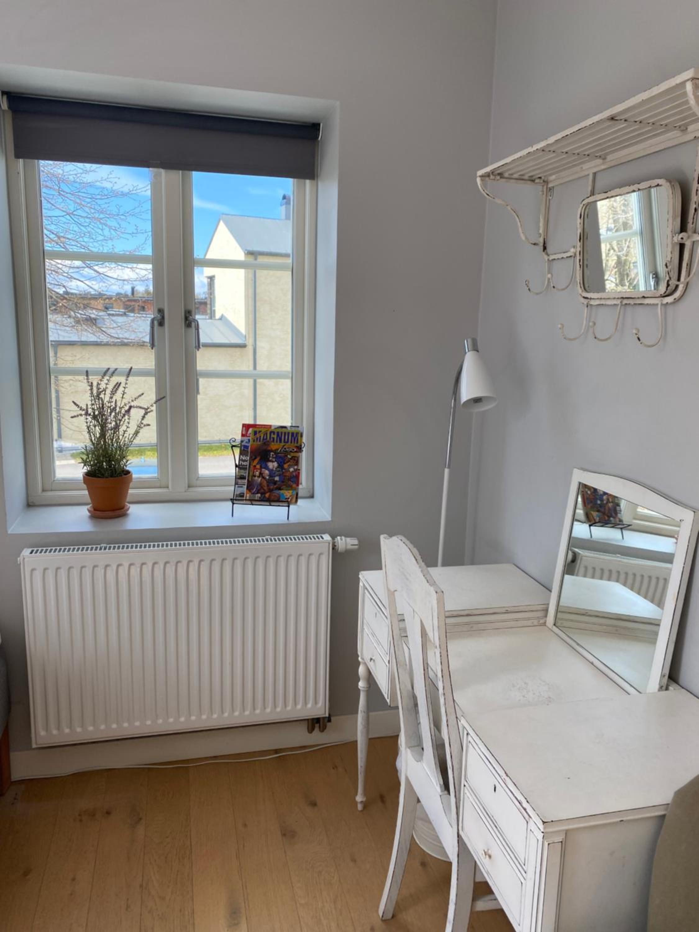 Single Room with Shared Shower and Toilet photo 1