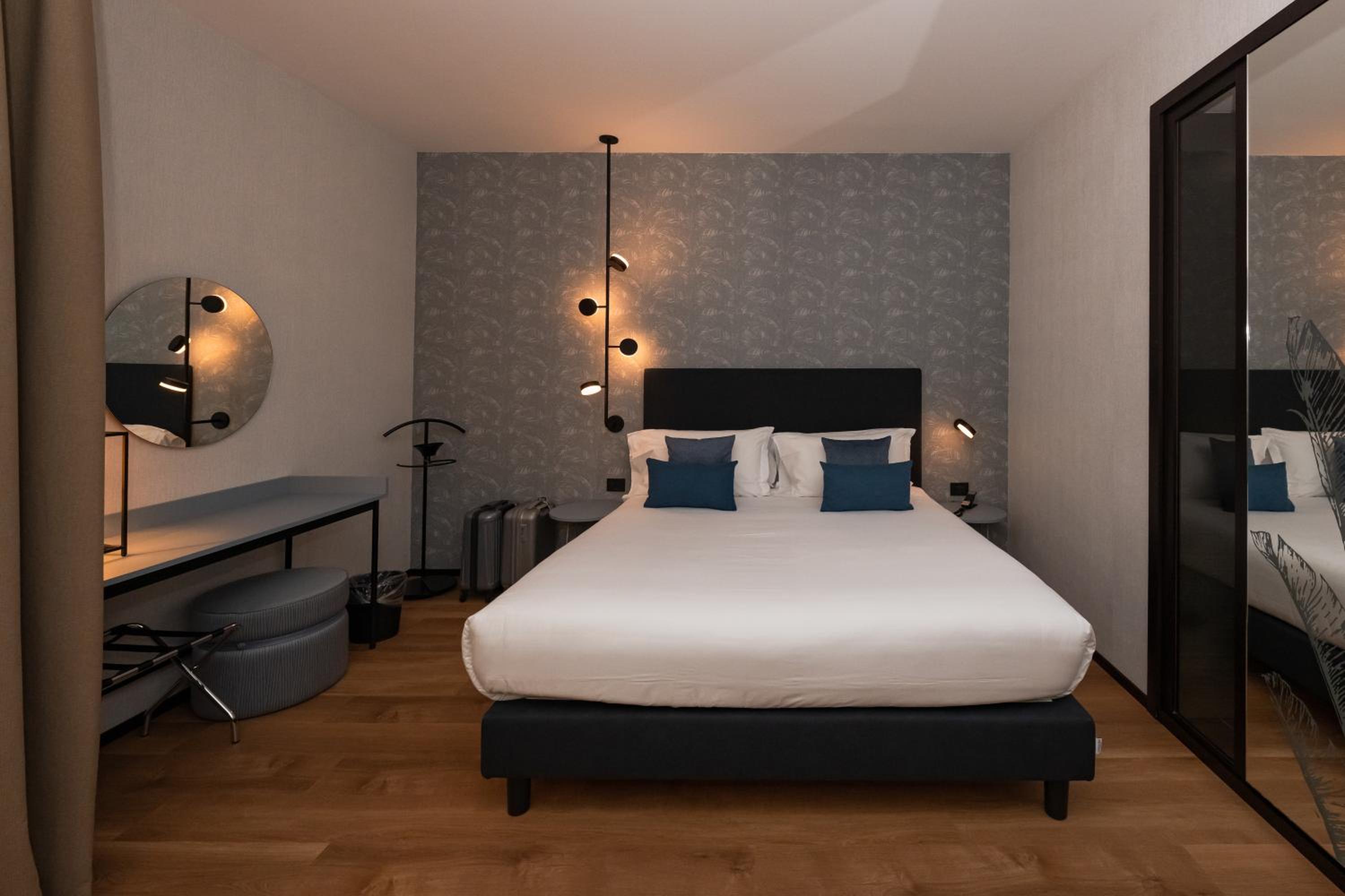 Executive Double or Twin Room - Photo 13