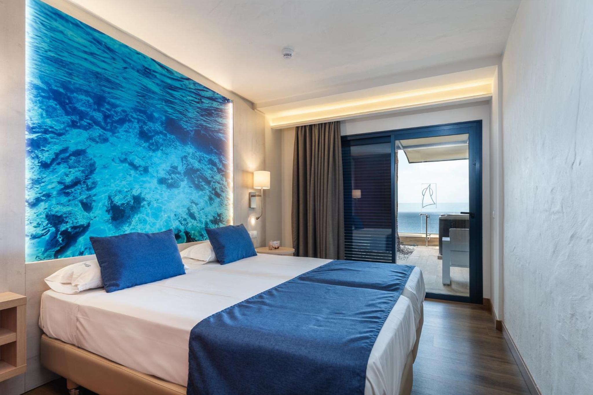 Apartamento de tres habitaciones con vista al mar premium