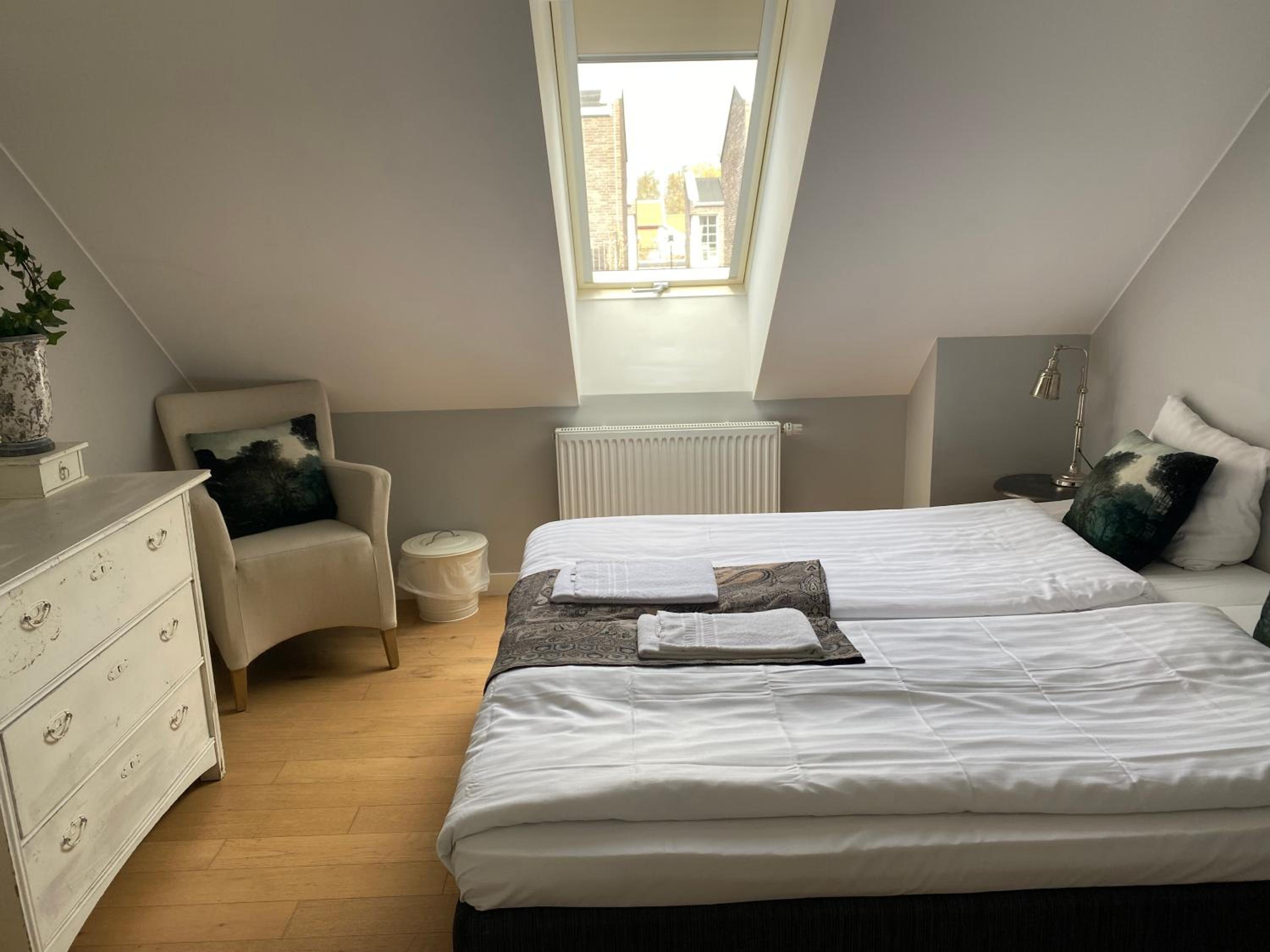 Double Room with Shared Bathroom photo 1