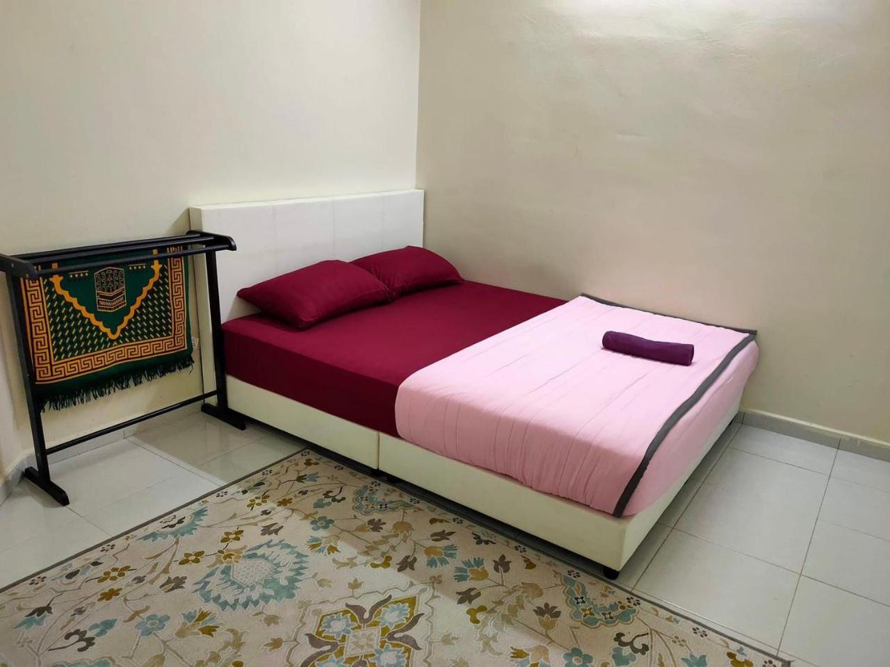 Three-Bedroom House photo 2