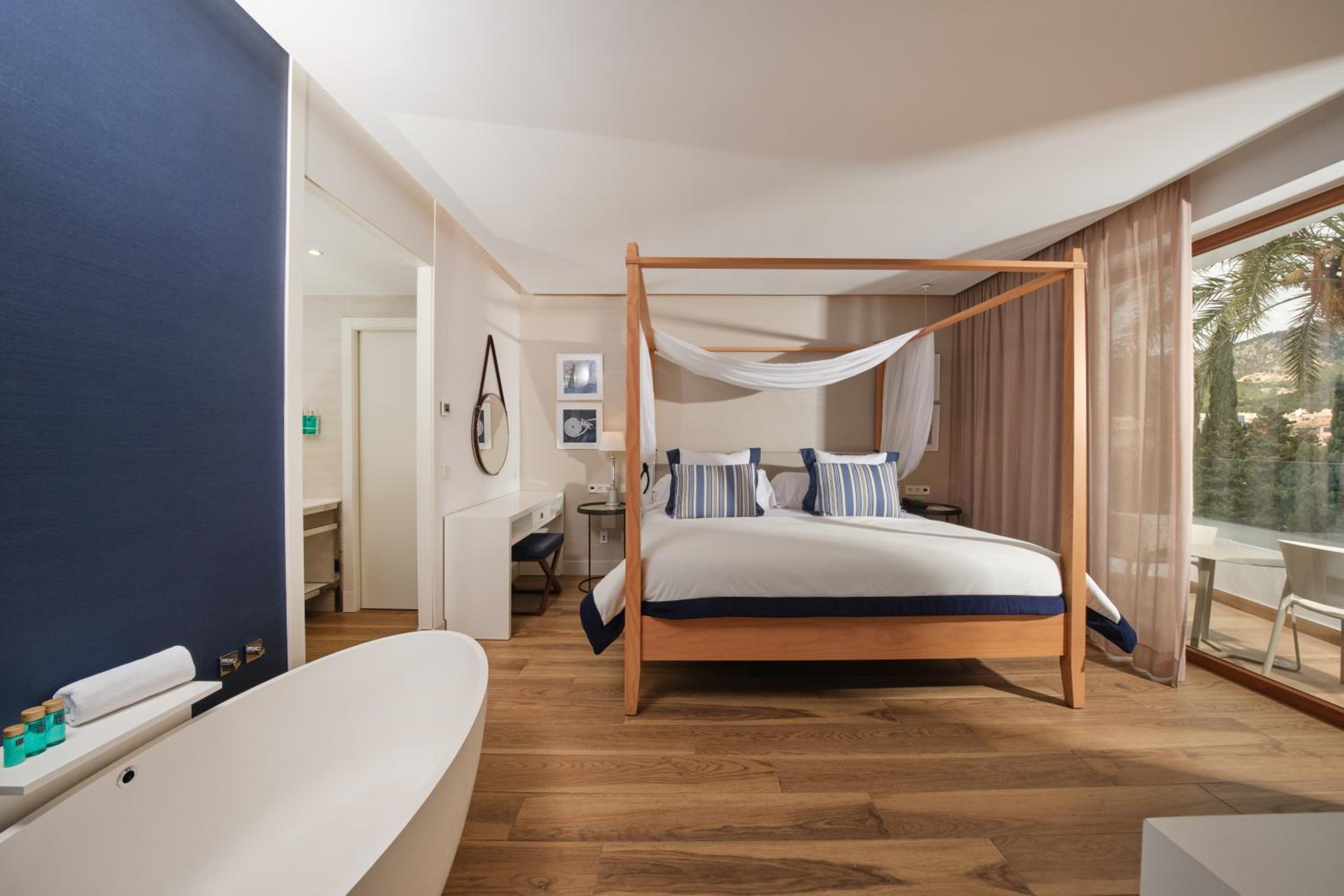 Suite with Sea View - Photo 10