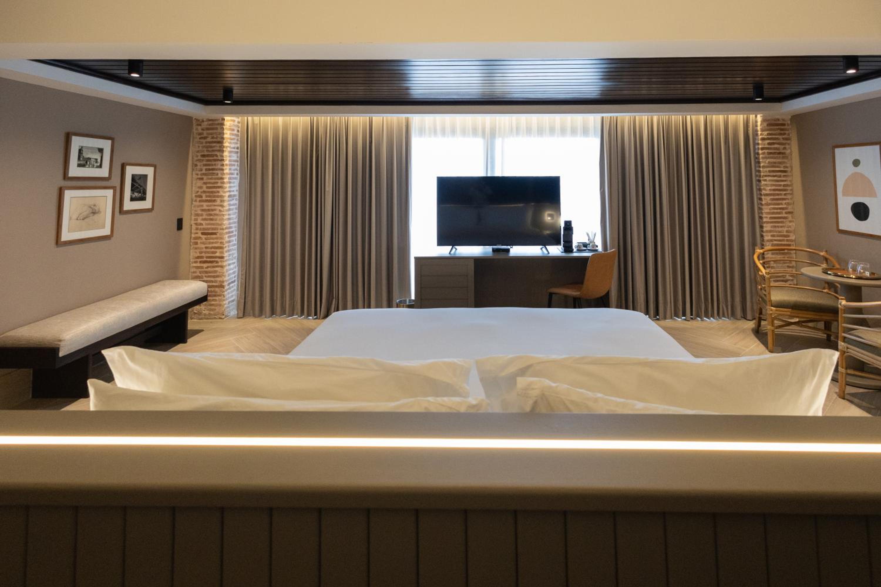 Suite with Garden View