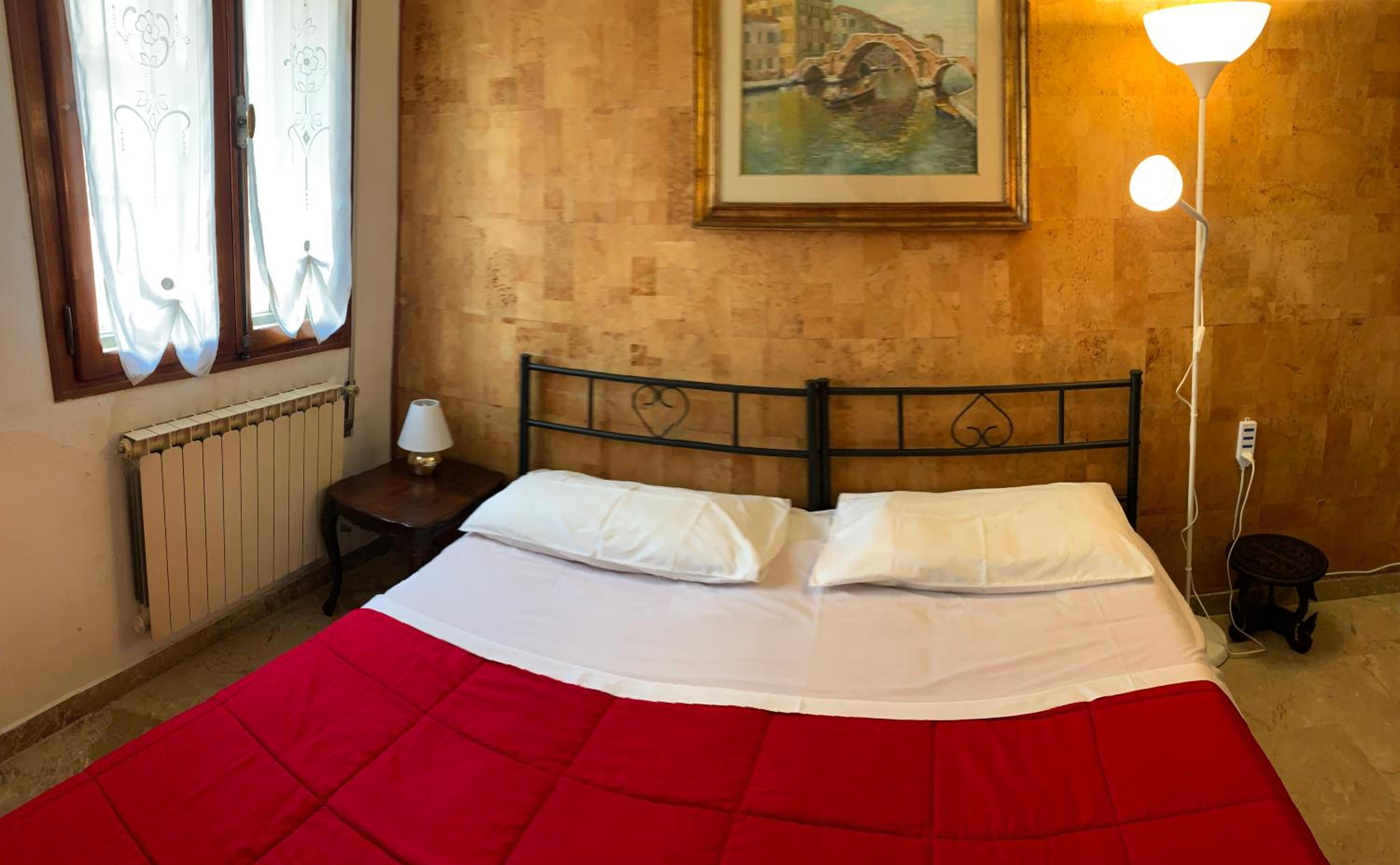Small Double or Twin Room photo 3
