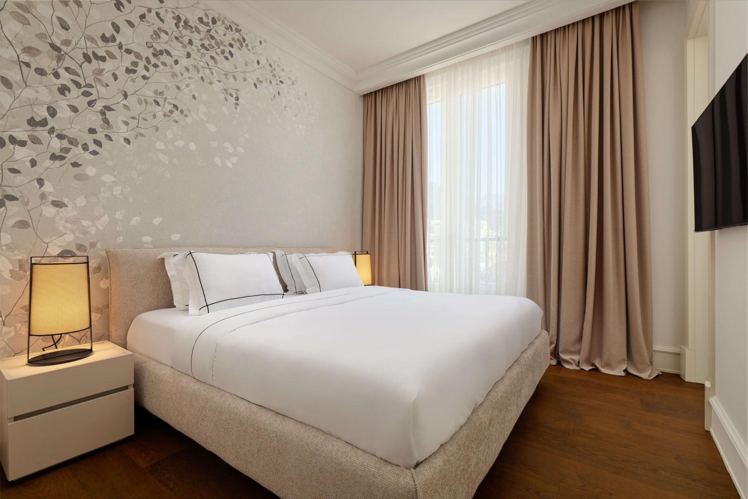 Suite with Mountain View