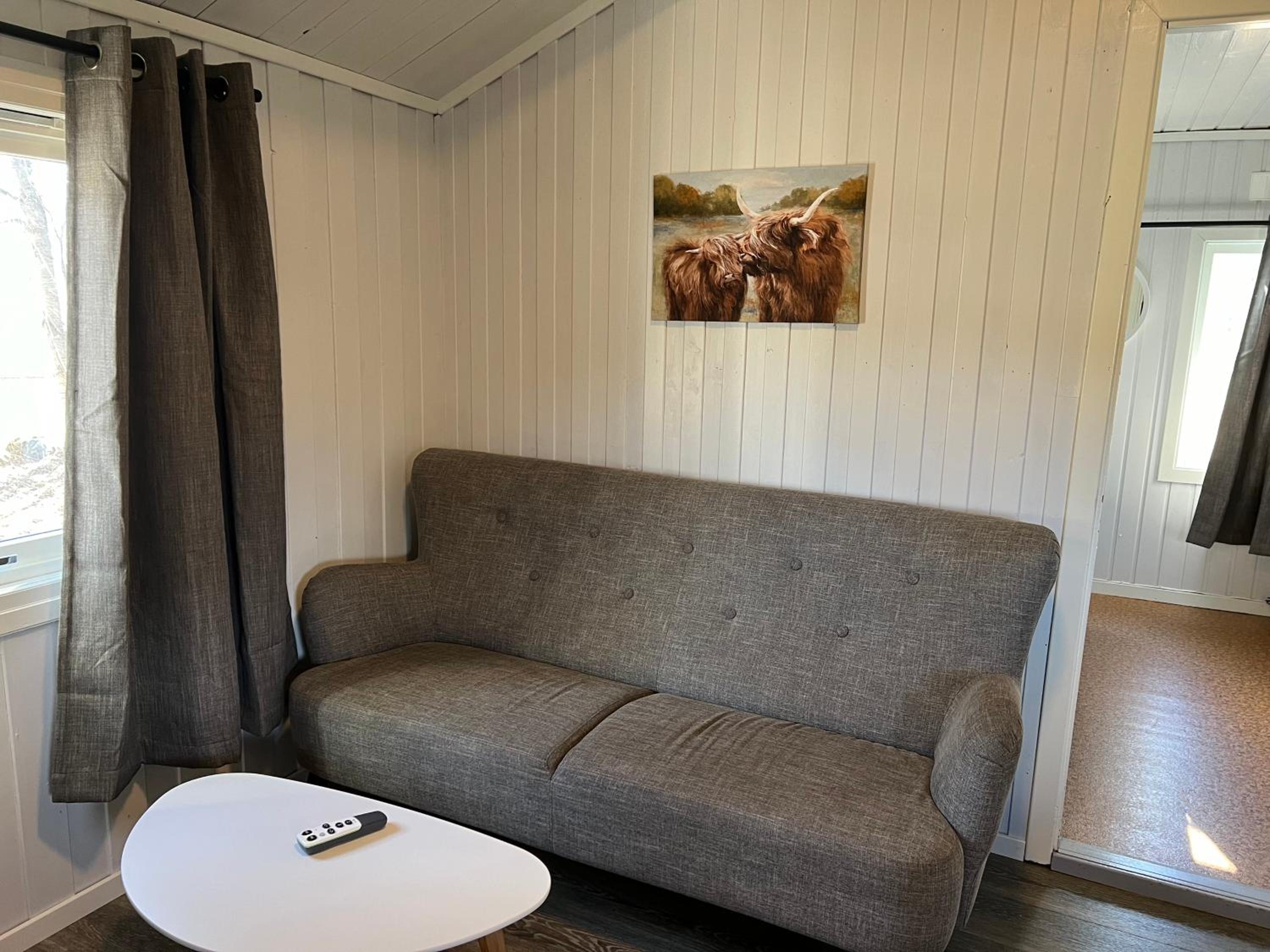 One-Bedroom Cottage - Photo 2
