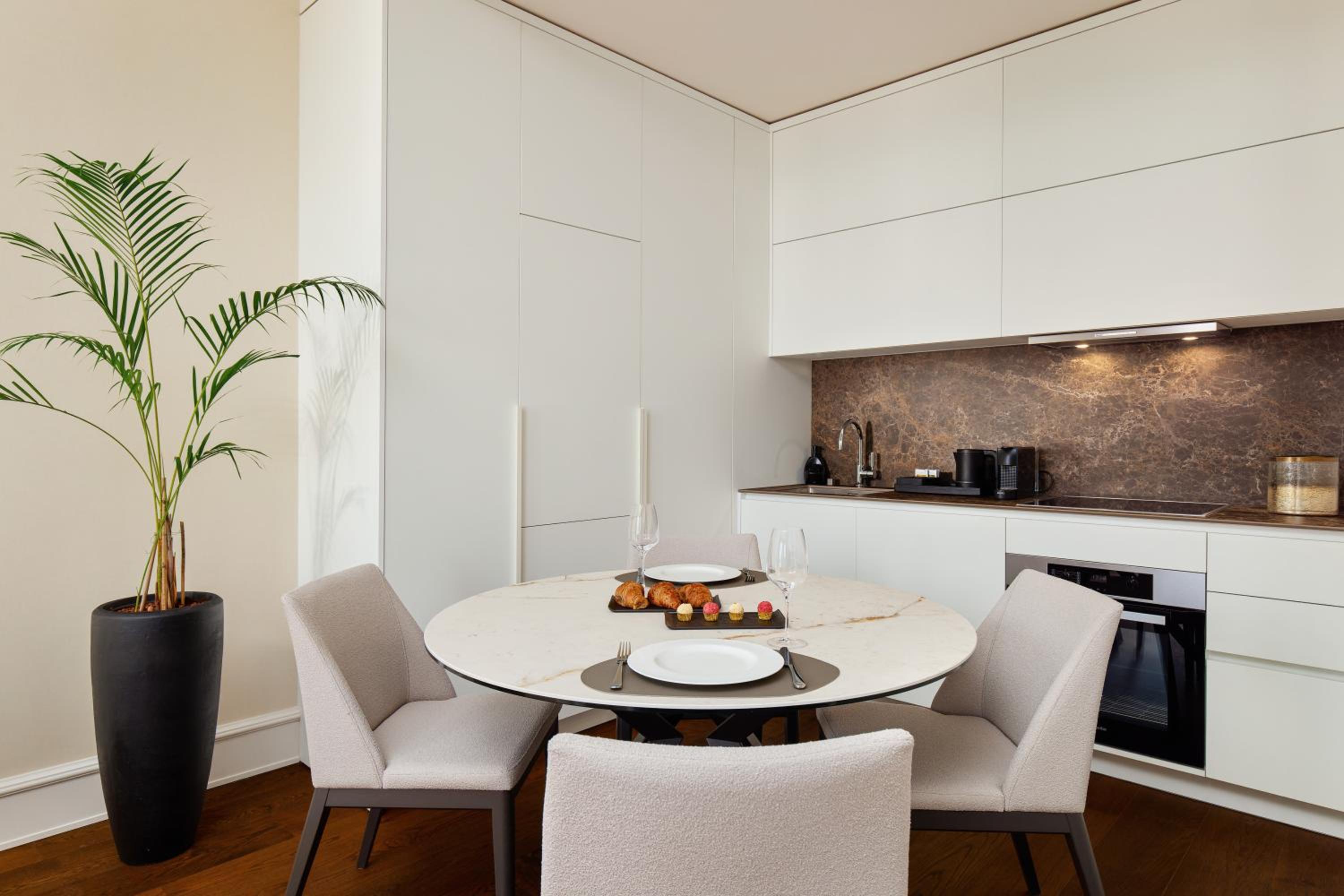 King Suite with Sea View