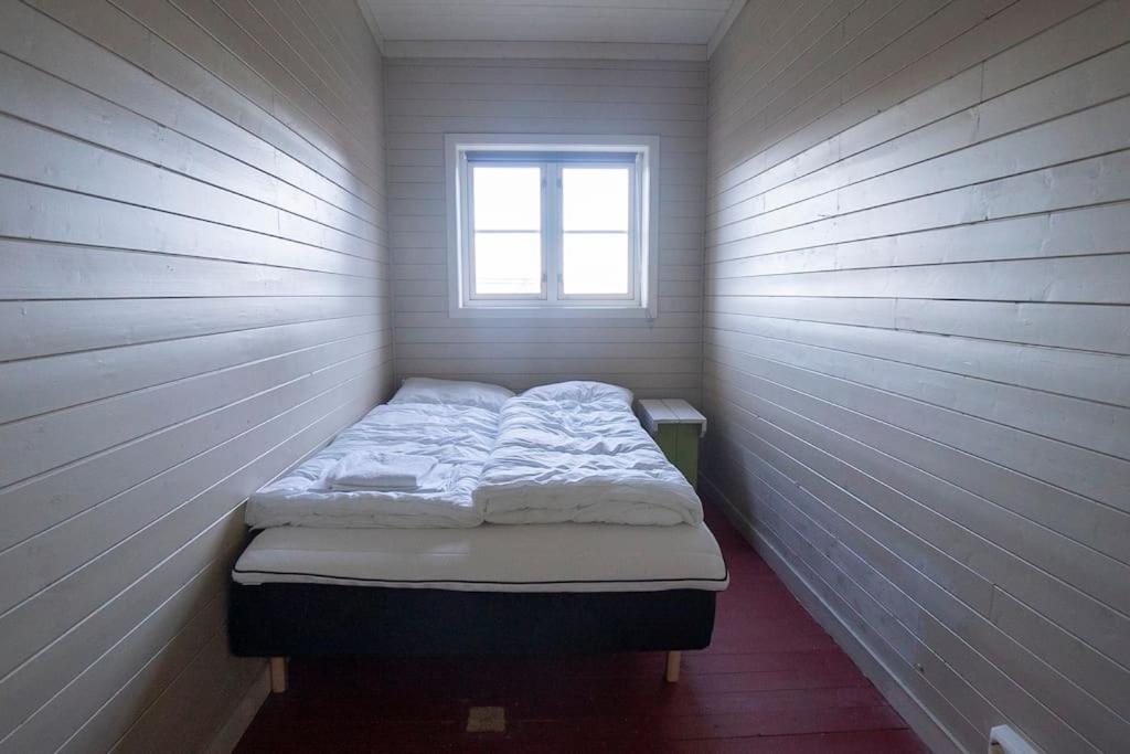Two-Bedroom House photo 3