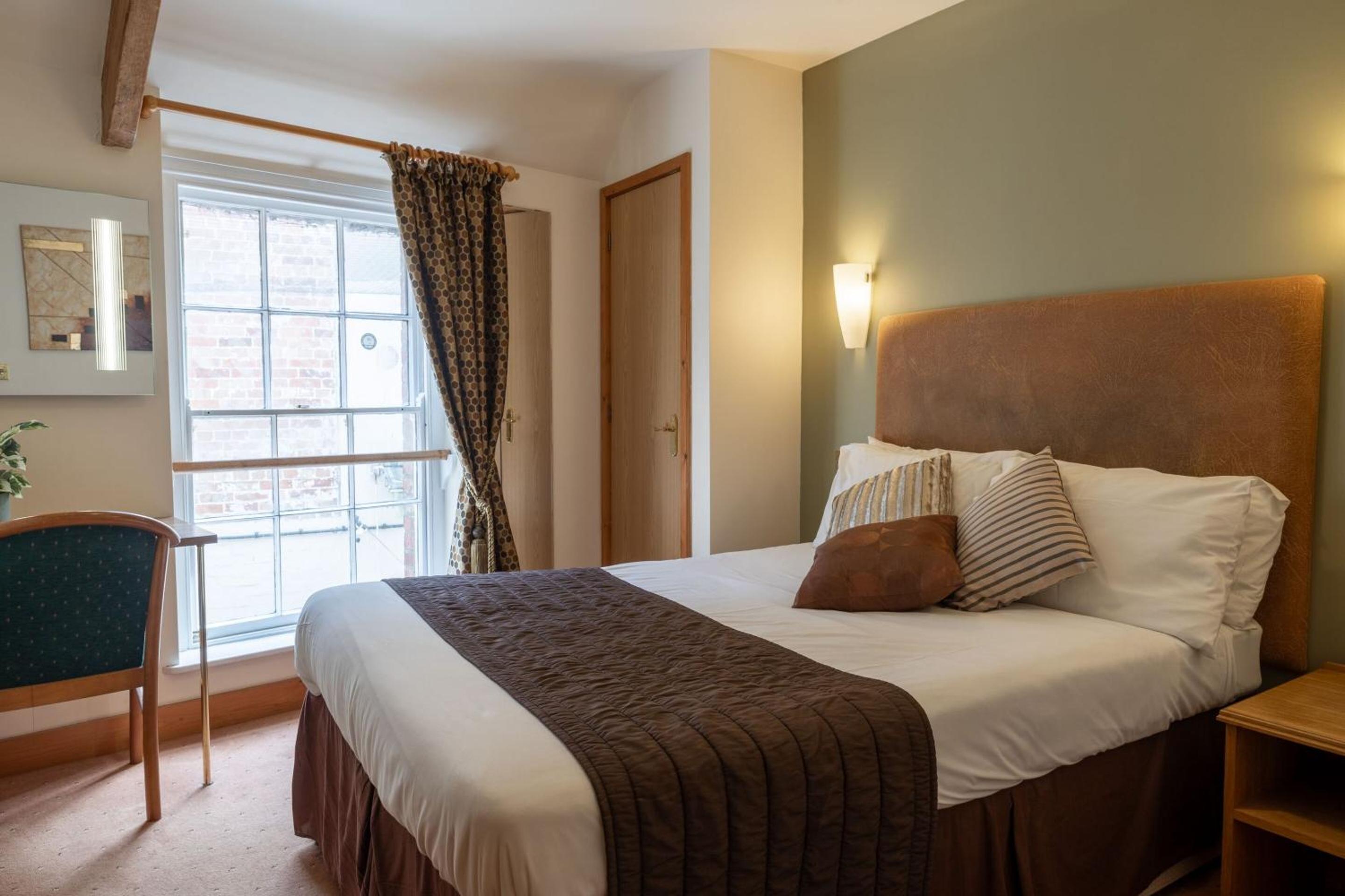 Standard Double Room photo 2
