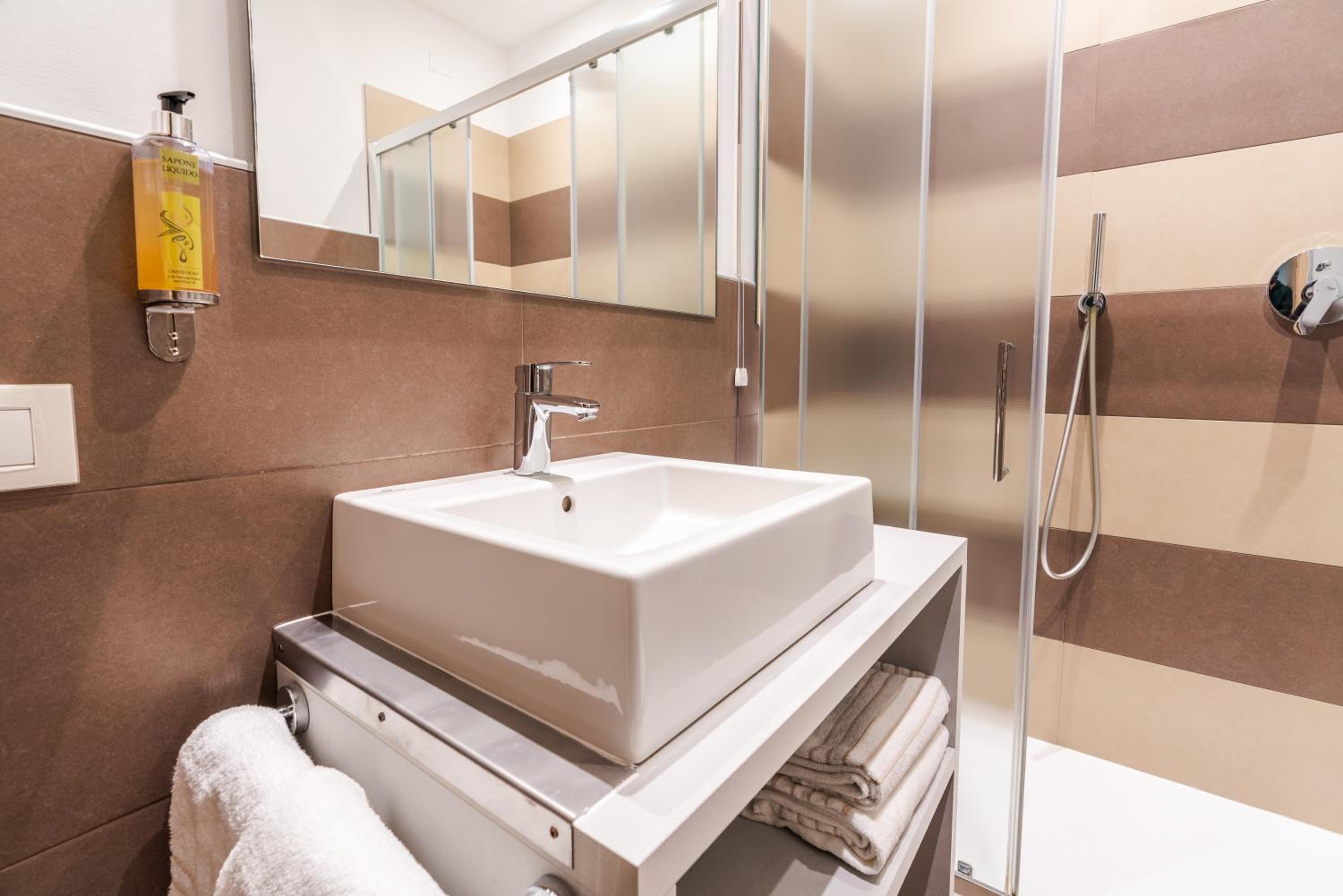 Superior Double Room - Photo 11