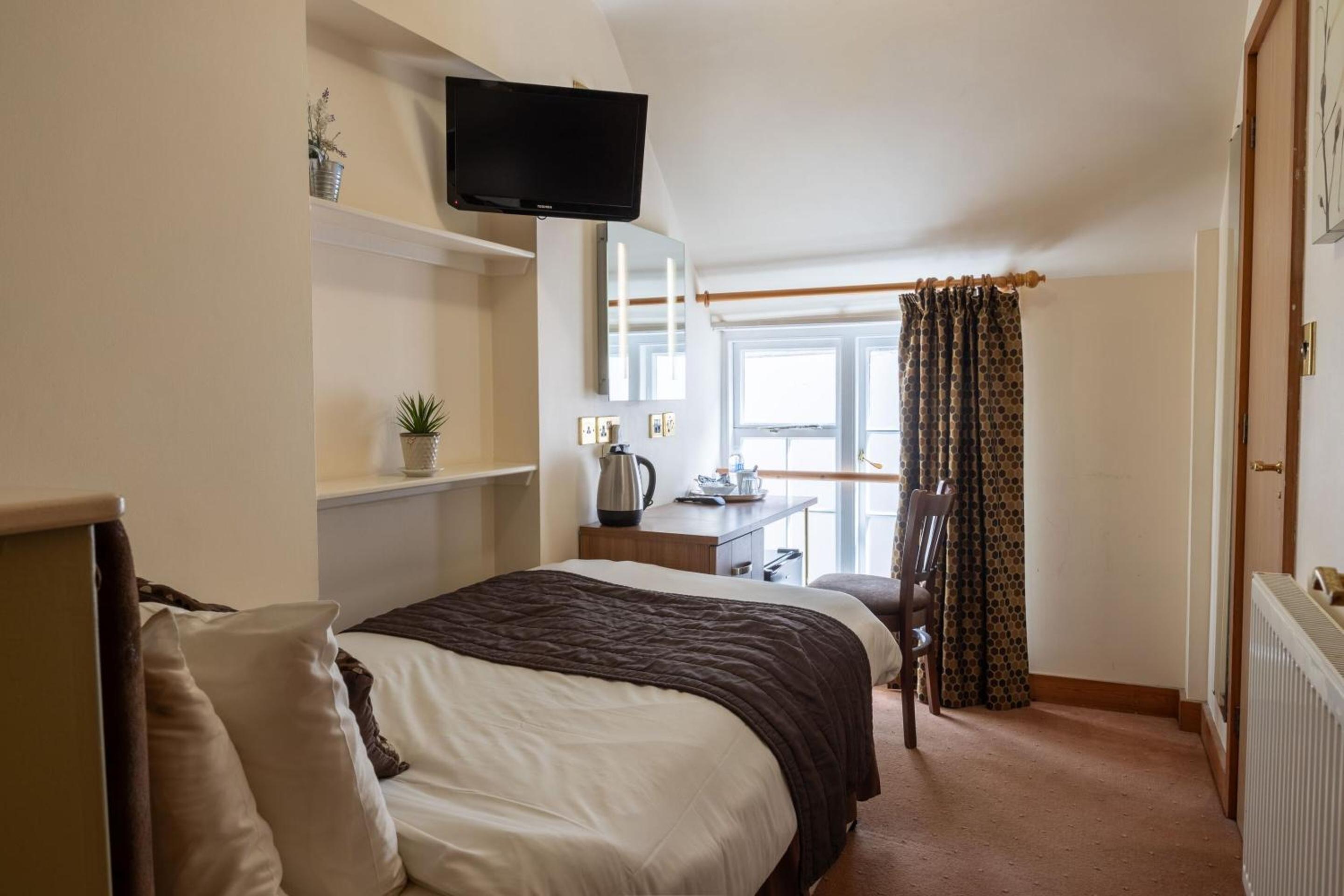 Standard Single Room with Shower