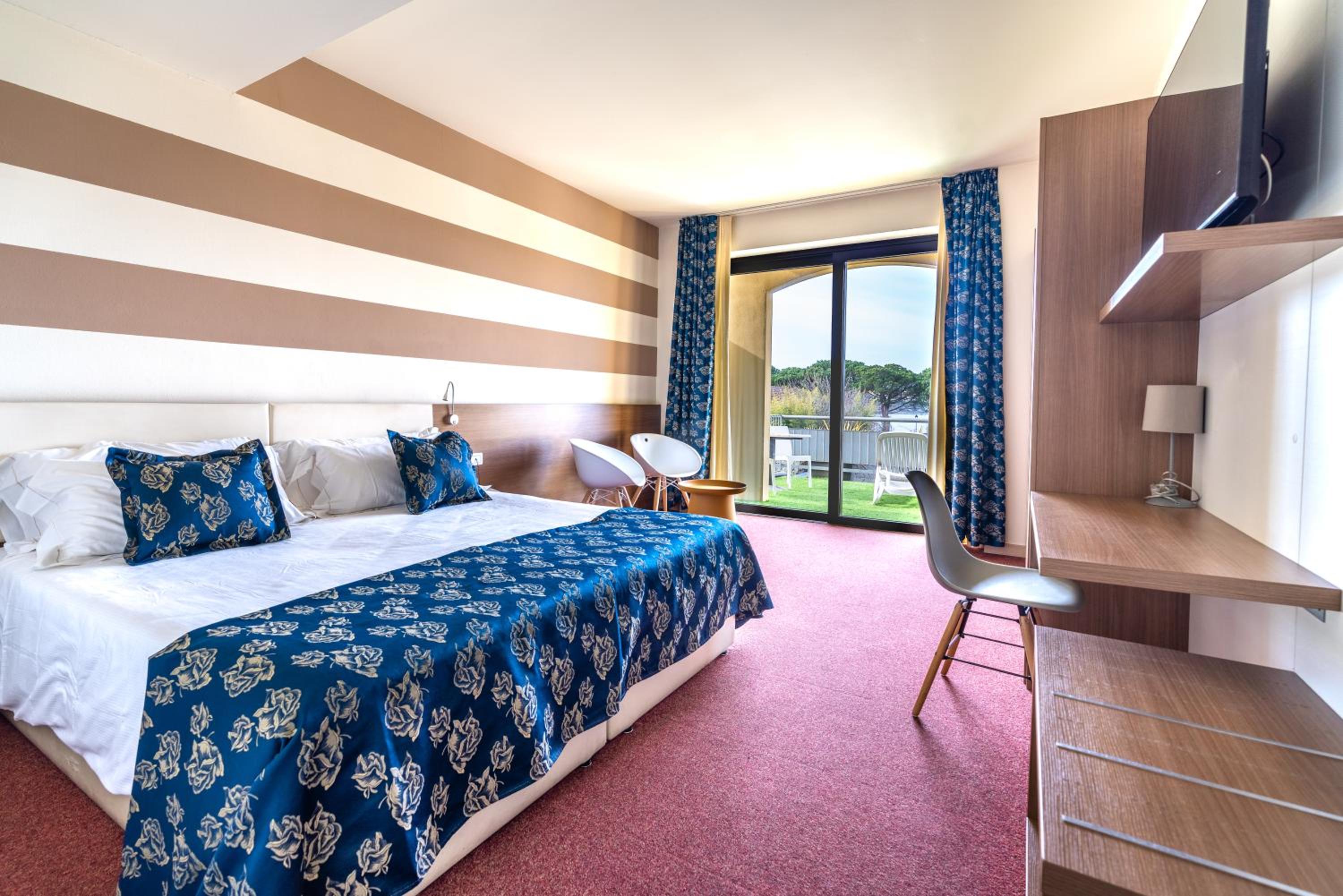 Double Room with Lake View