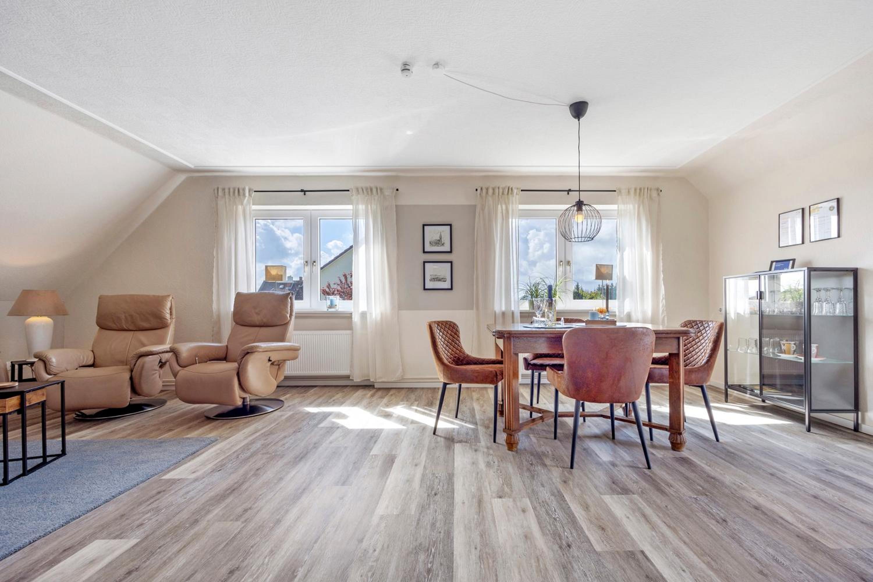 Two-Bedroom Deluxe Apartment with Garden View photo 2