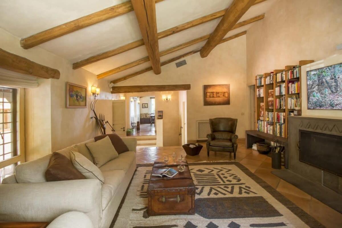 Villa photo 3