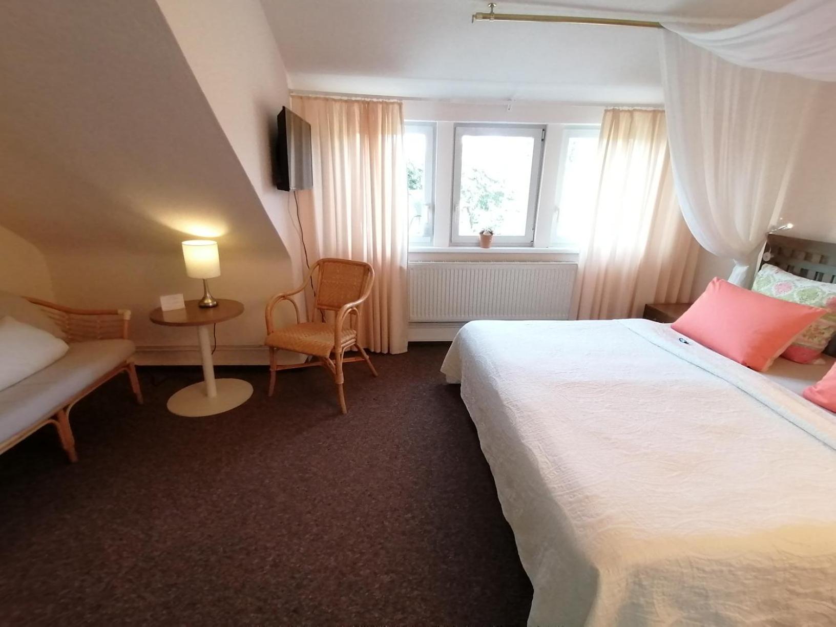 Double Room with Bath photo 3