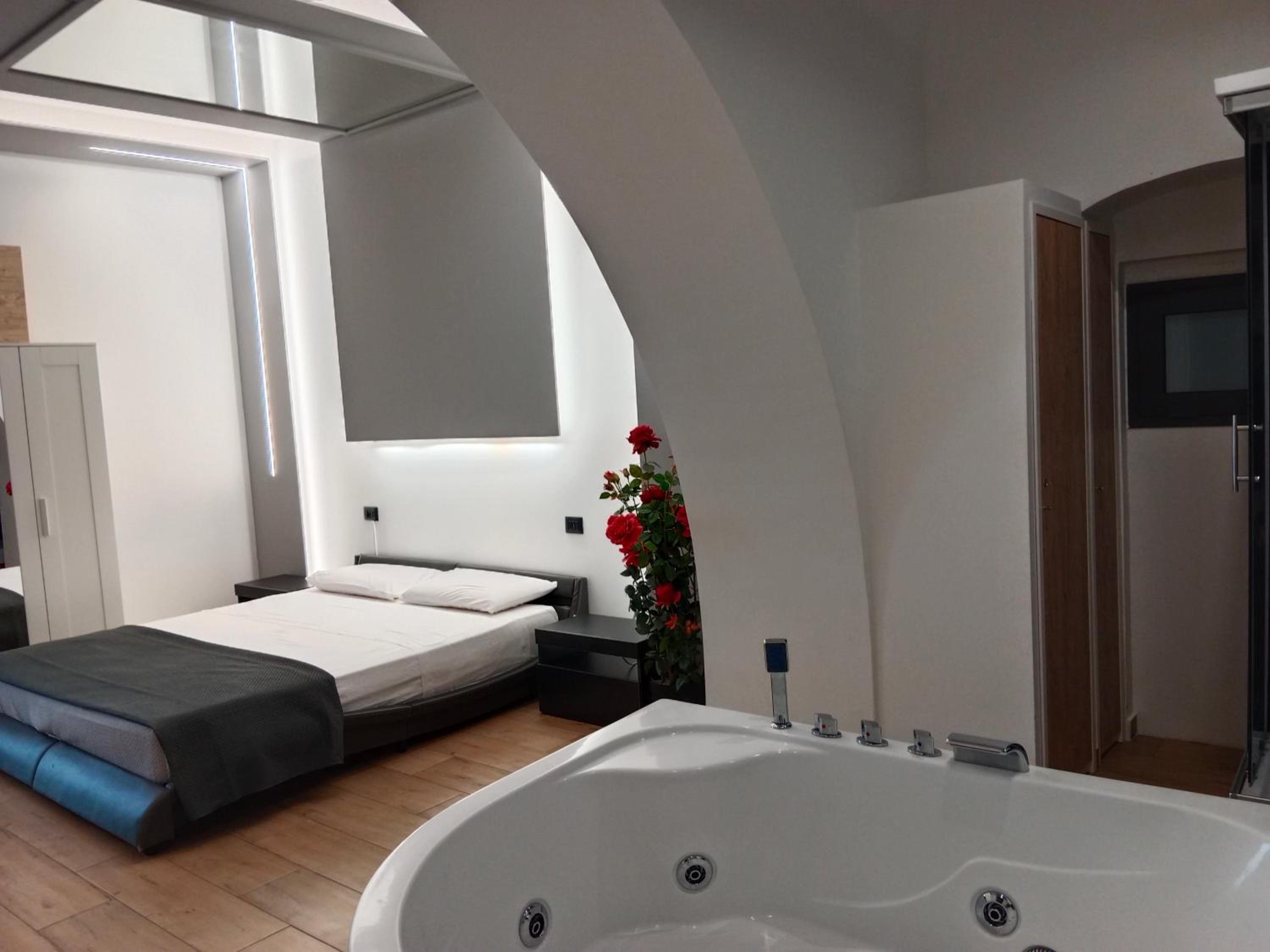Queen Room with Spa Bath