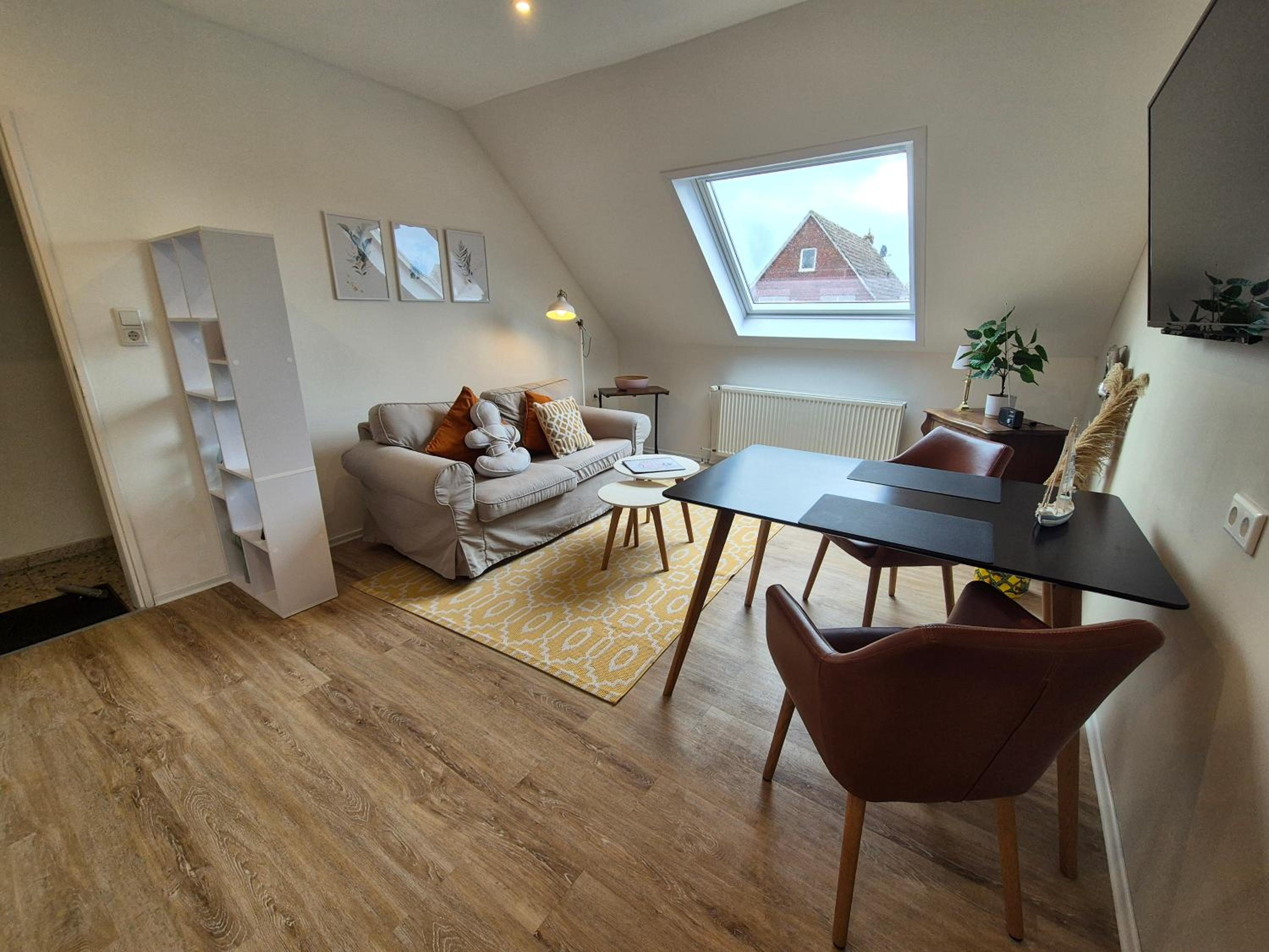 Apartment with Balcony photo 1