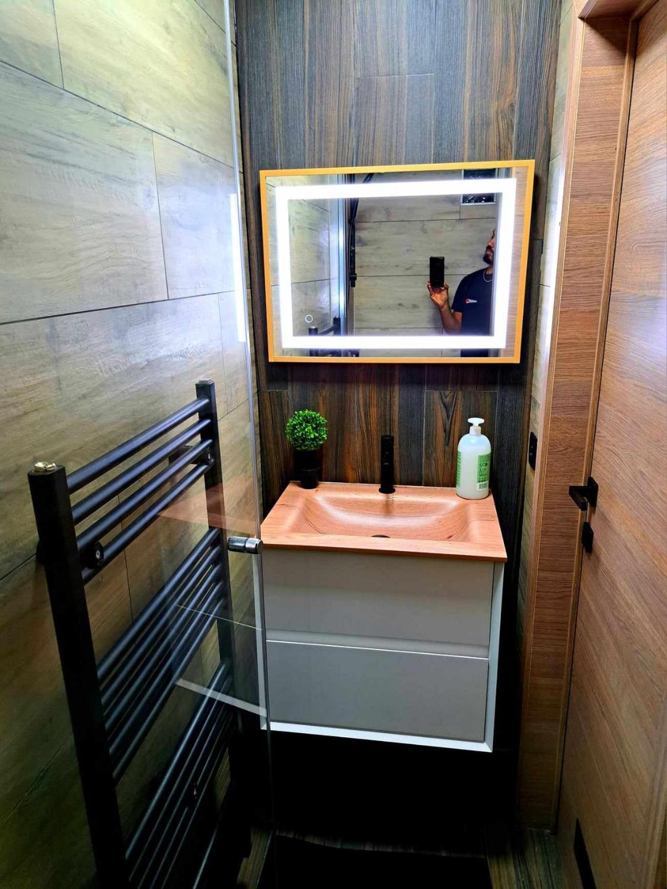 Twin Room with Shared Bathroom photo 3