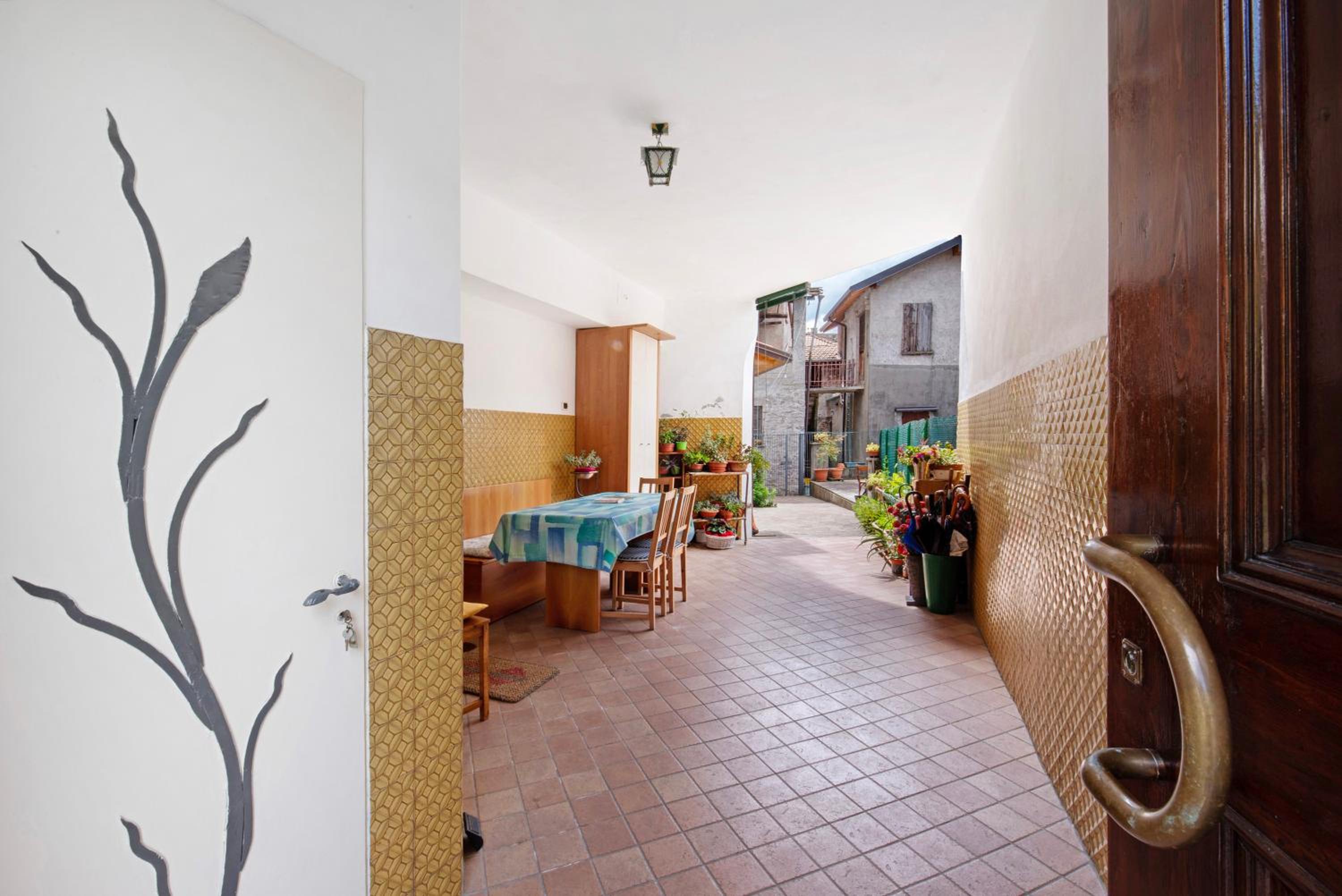 Two-Bedroom Deluxe Apartment with Garden View photo 2
