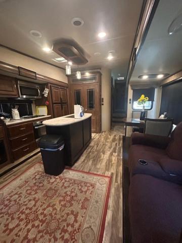 Mobile Home photo 2