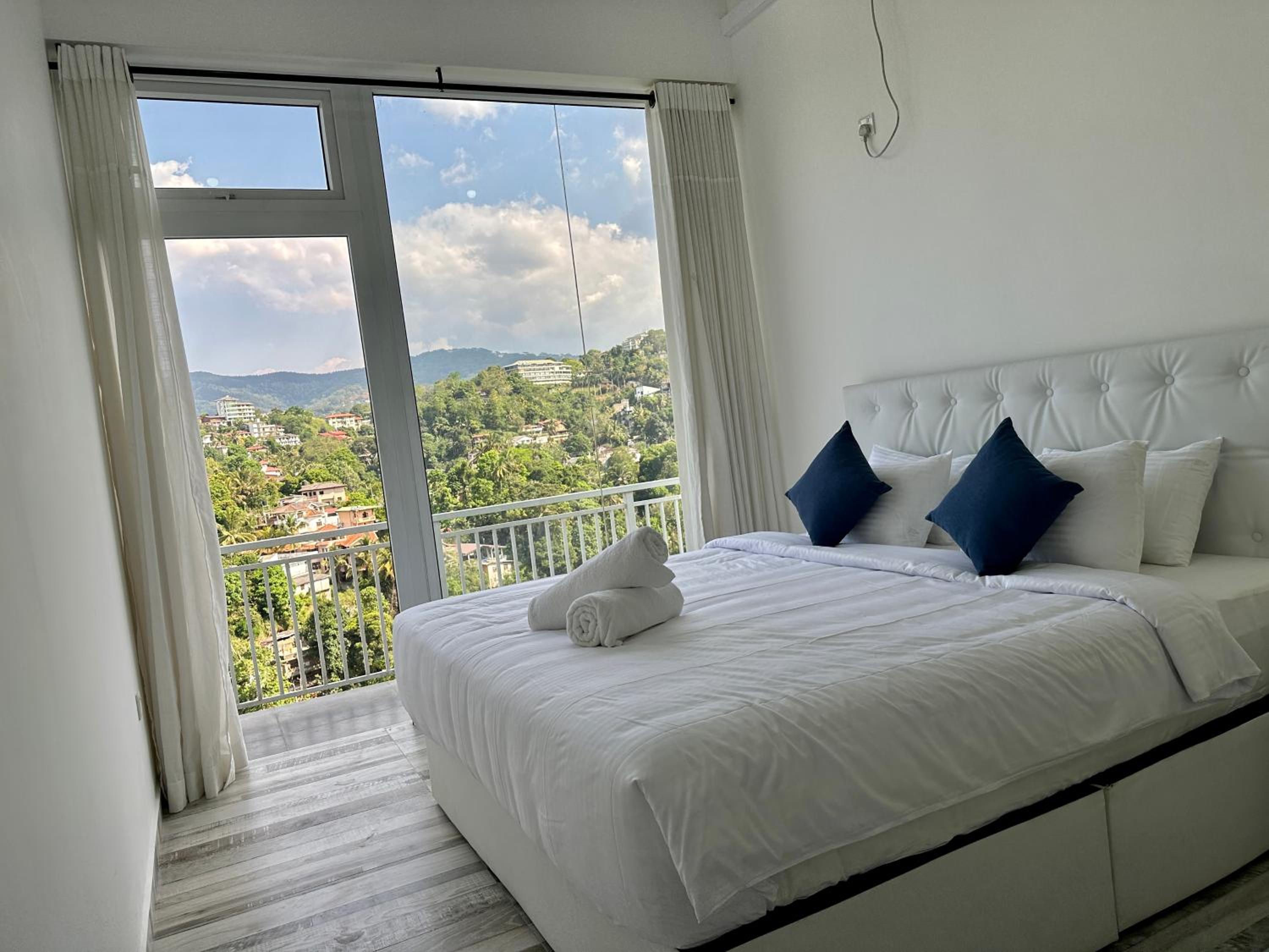 King Room with Balcony photo 2