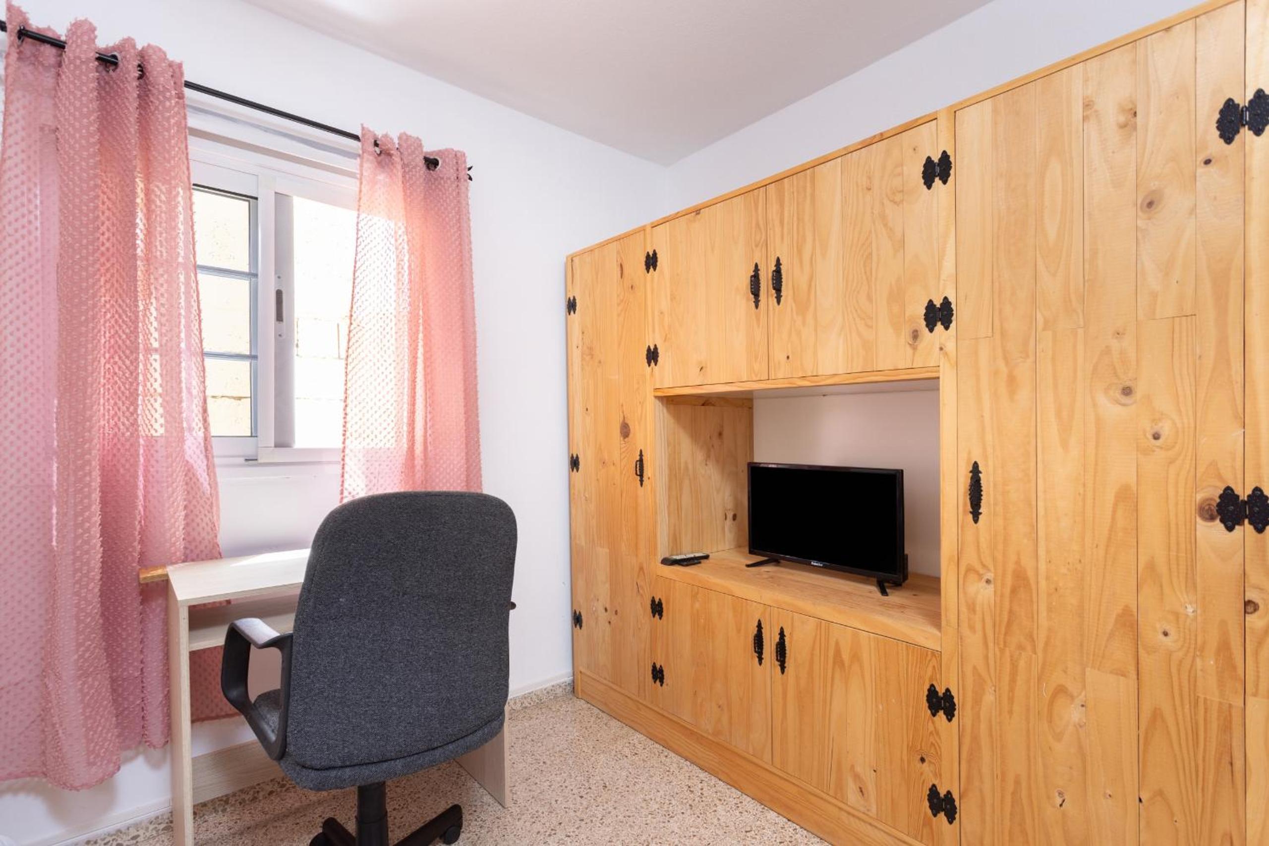Studio Apartment photo 2