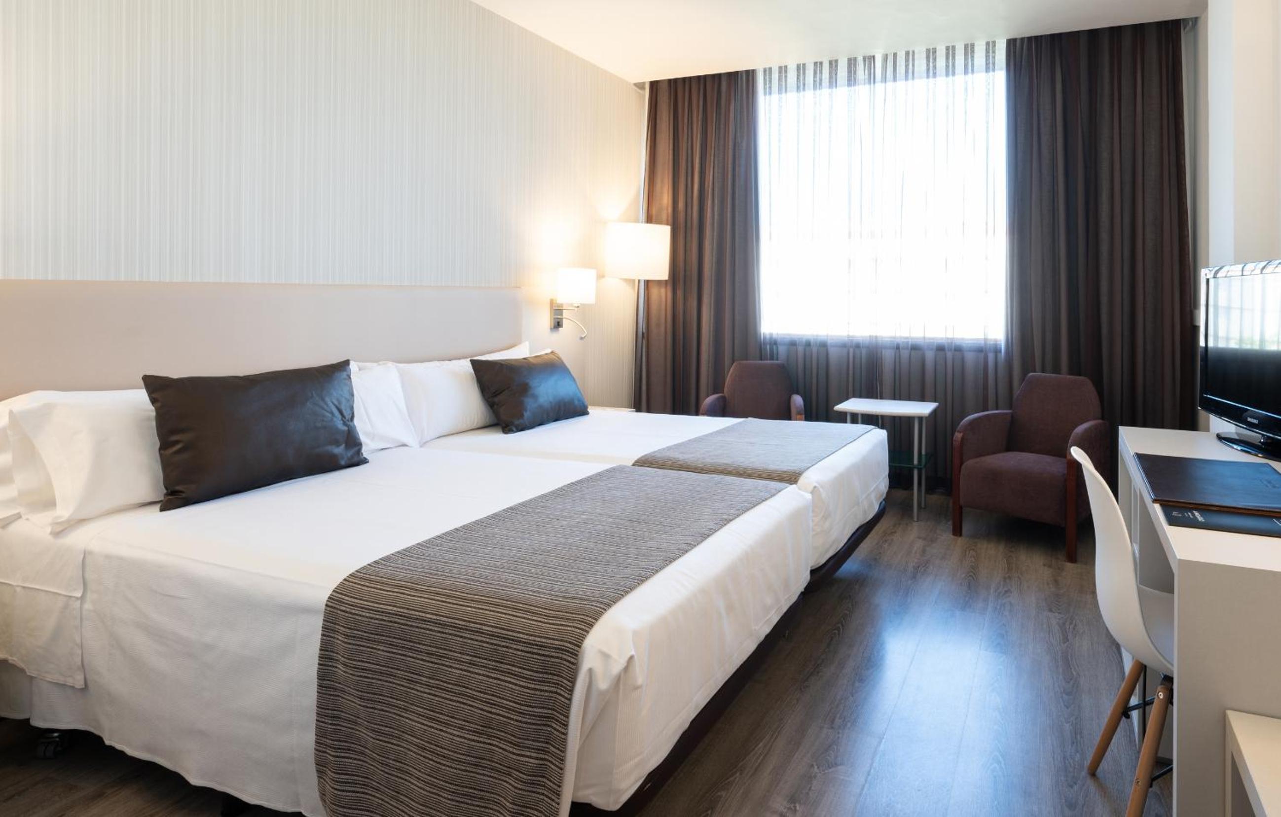 Double or Twin Room - Photo 1