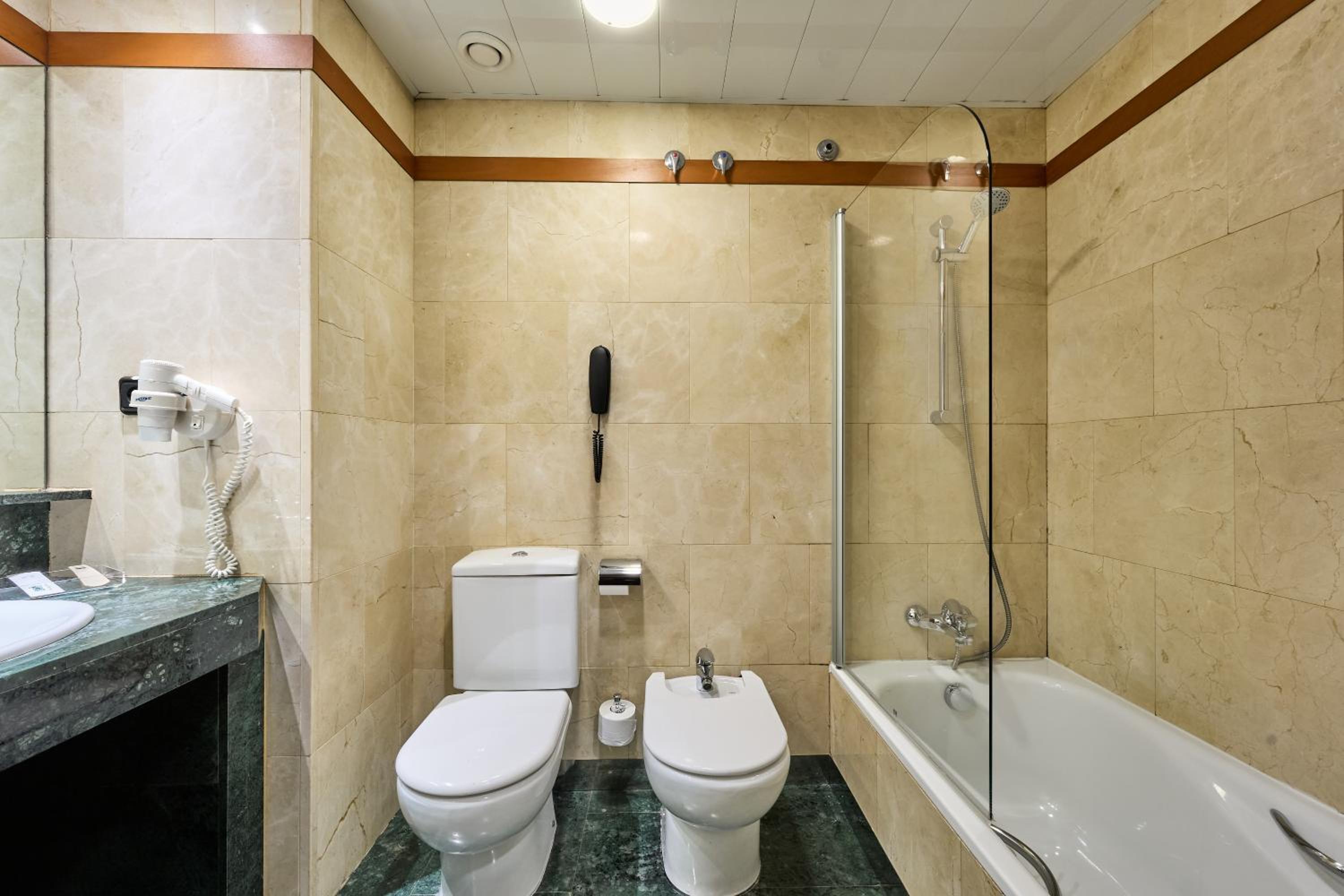 Premium Double Room - Photo 3