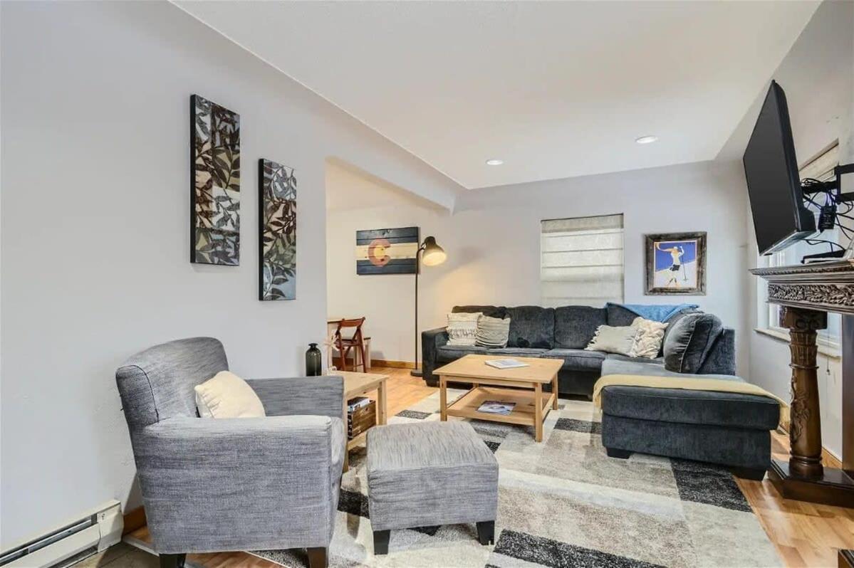 Family Room photo 1