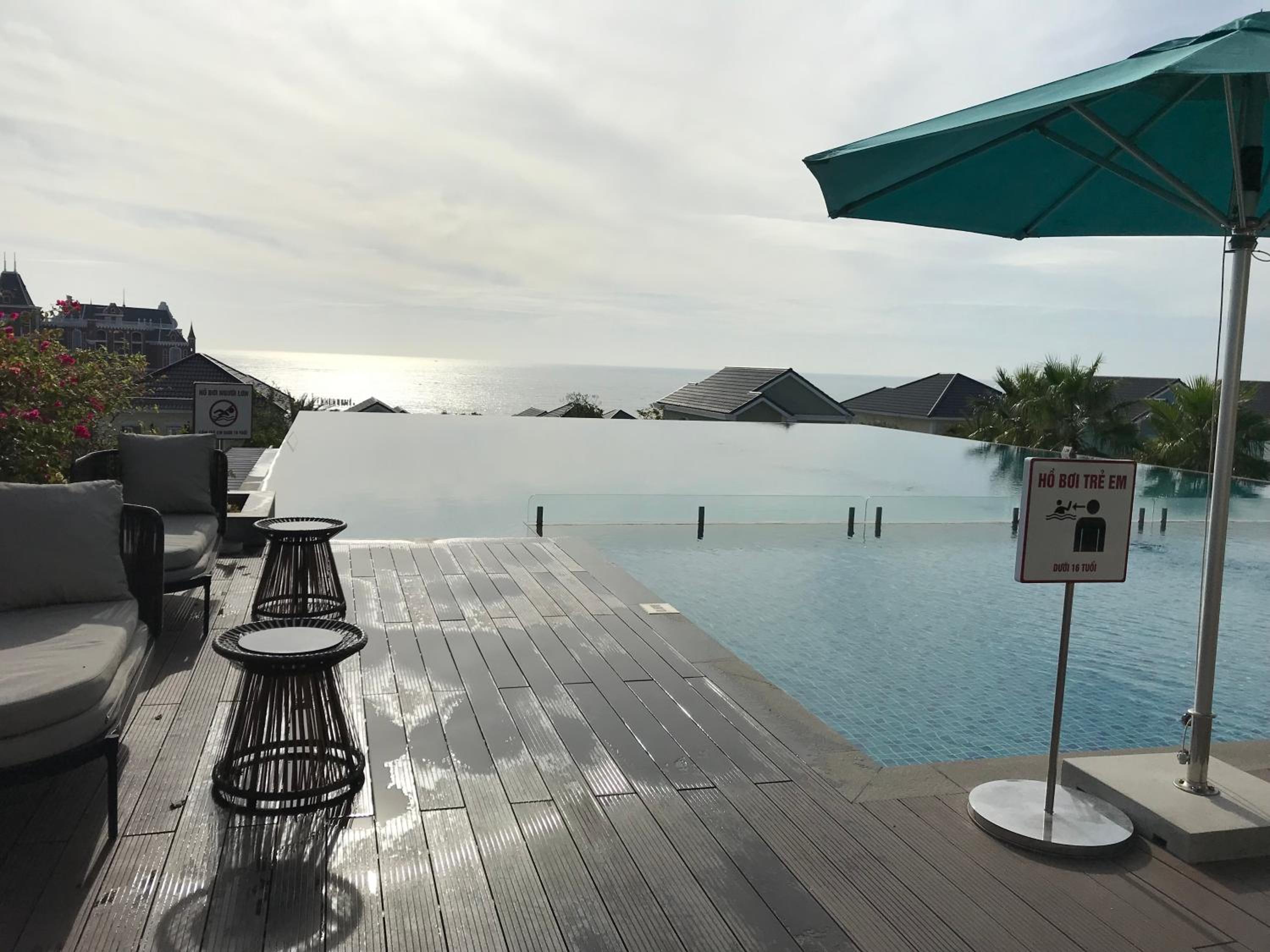 Villa photo 3
