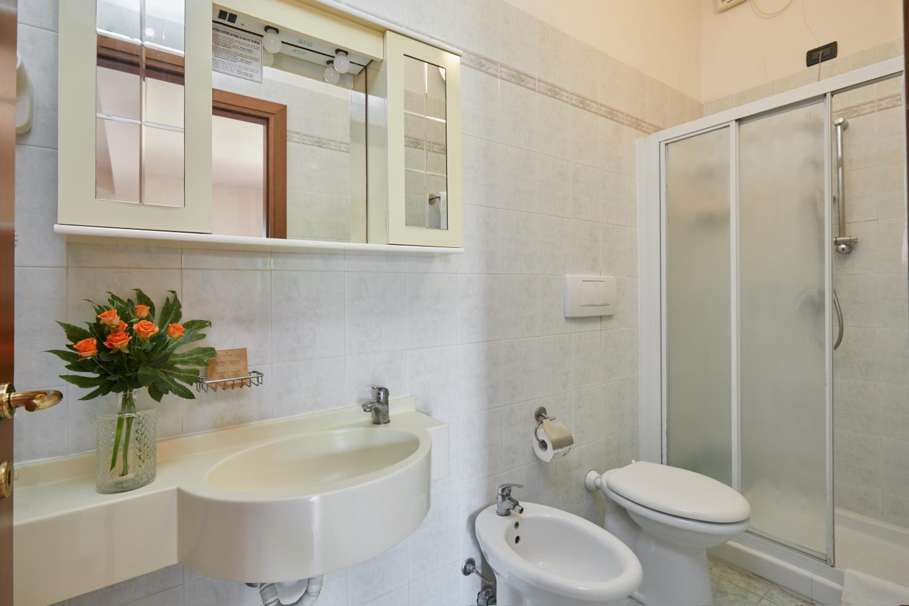 Superior Quadruple Room - Photo 6