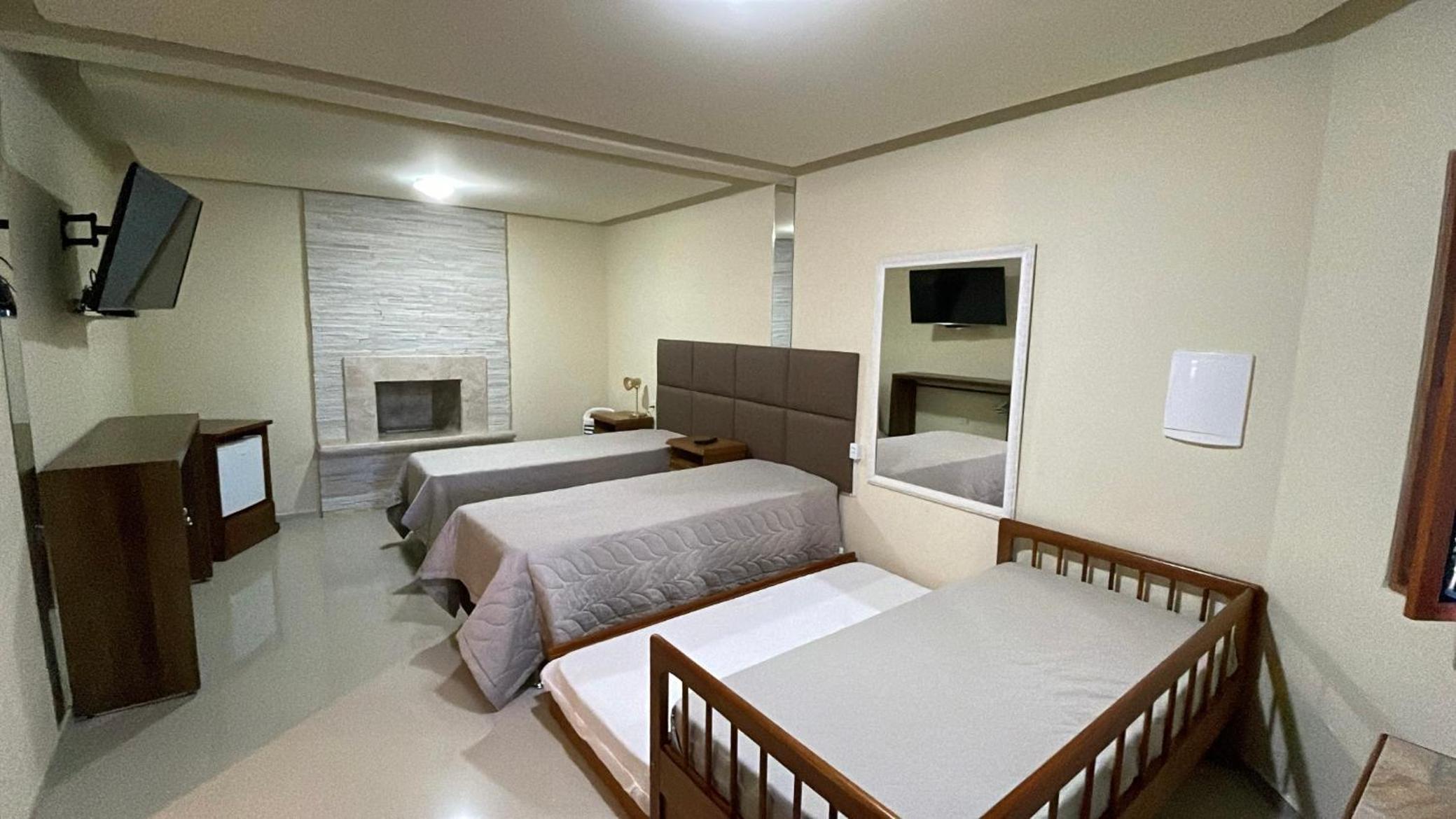 Quadruple Room - Photo 15