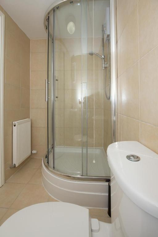 Family Room with Private Bathroom photo 3